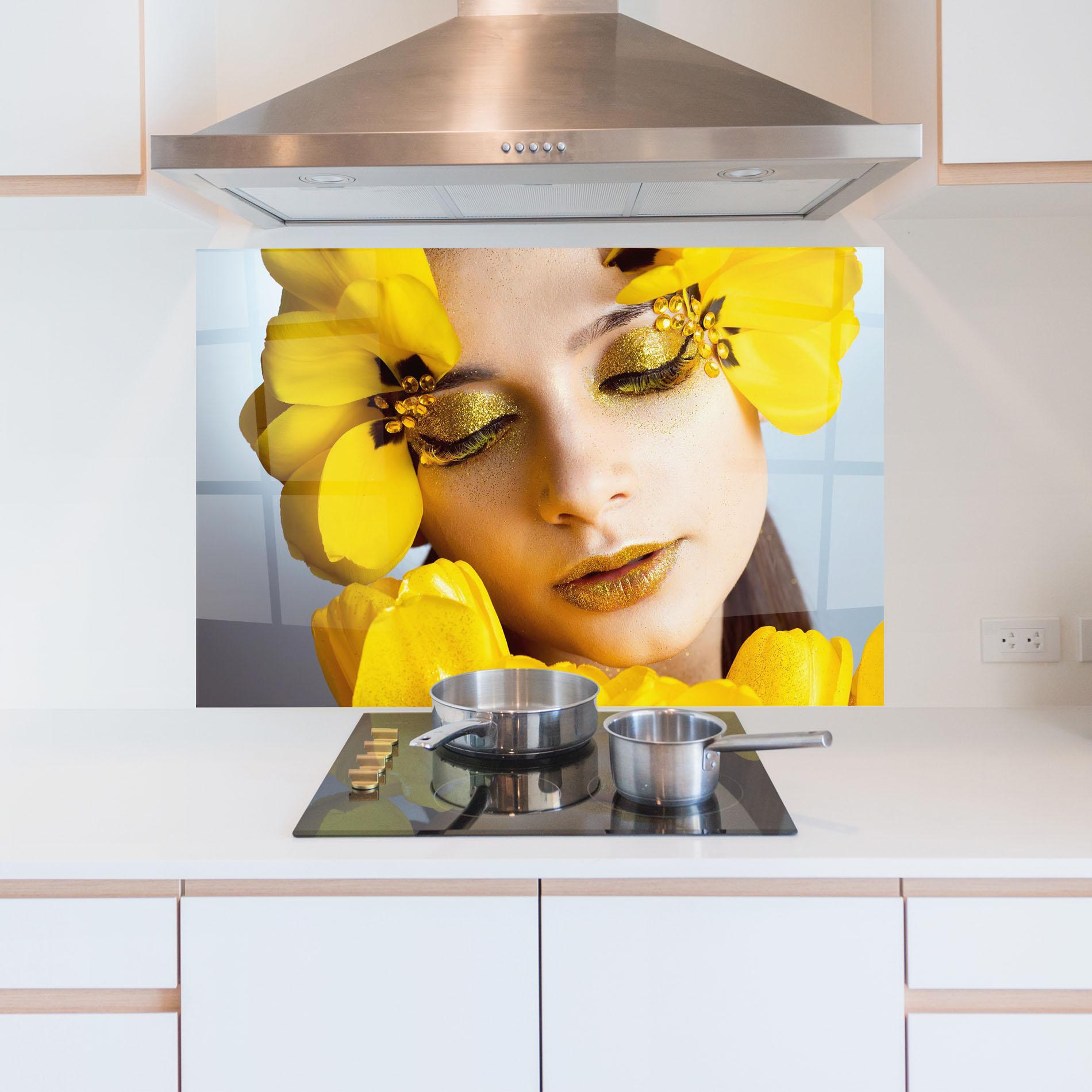 Panou Sticla Bucatarie Yellow Flowers Makeup mockup 5