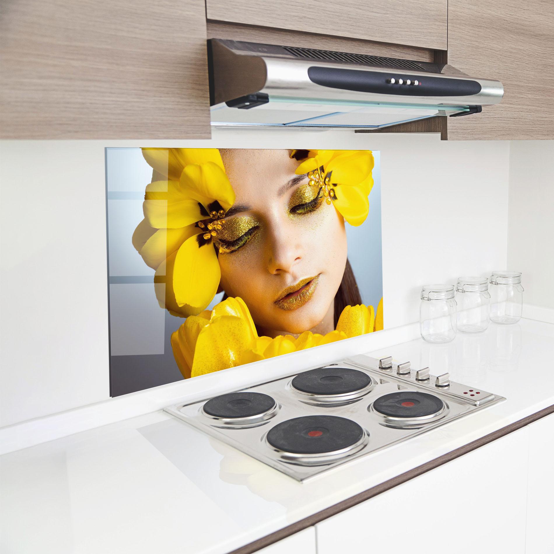 Panou Sticla Bucatarie Yellow Flowers Makeup mockup 8