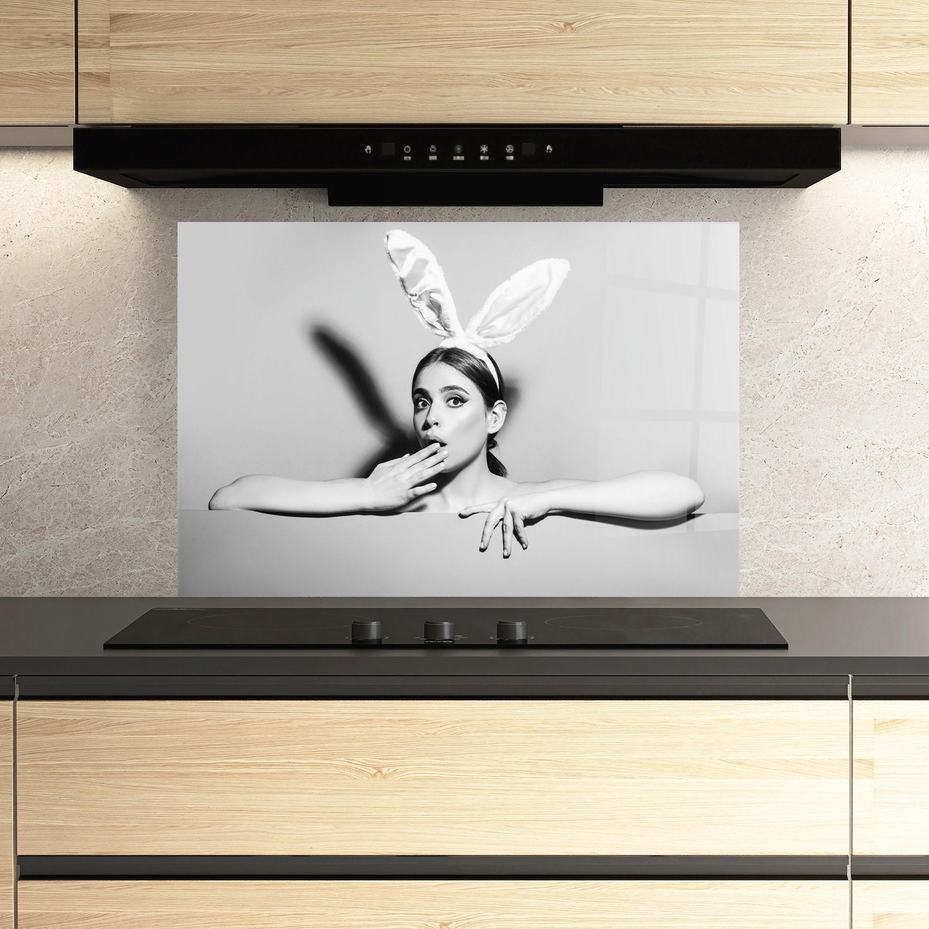 Panou Sticla Bucatarie Bunny Ears Peeking mockup 3