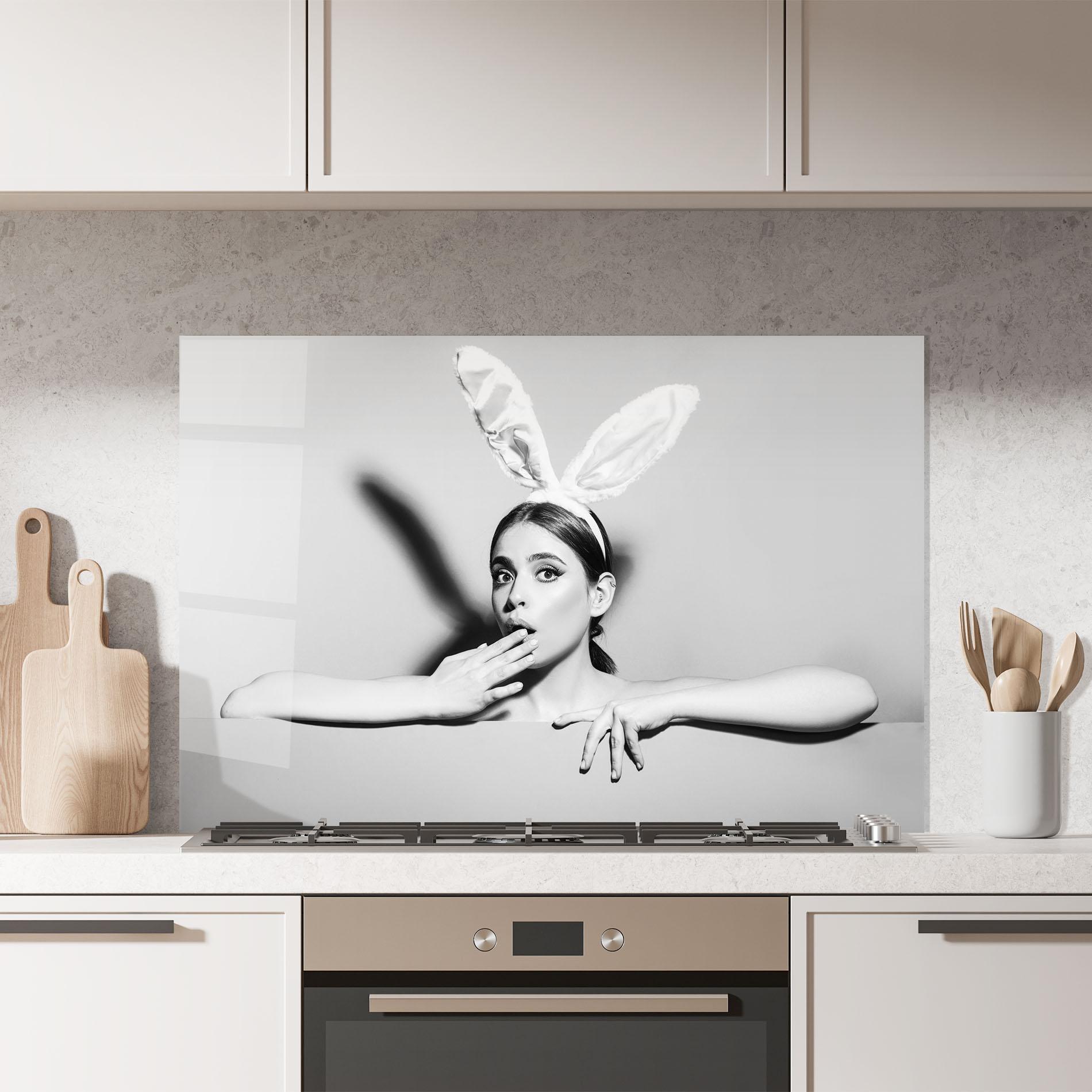 Panou Sticla Bucatarie Bunny Ears Peeking mockup 7