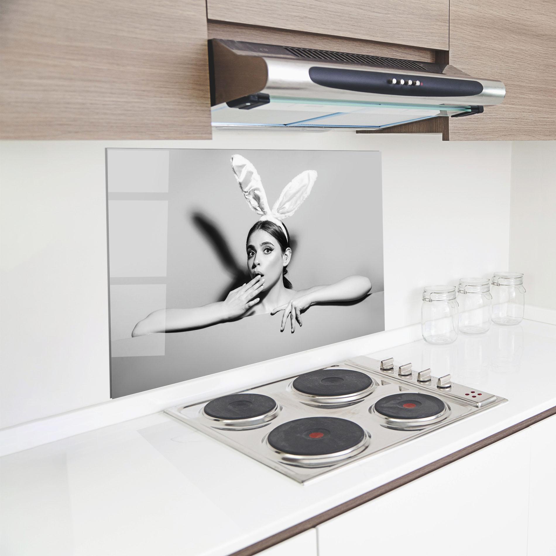 Panou Sticla Bucatarie Bunny Ears Peeking mockup 8