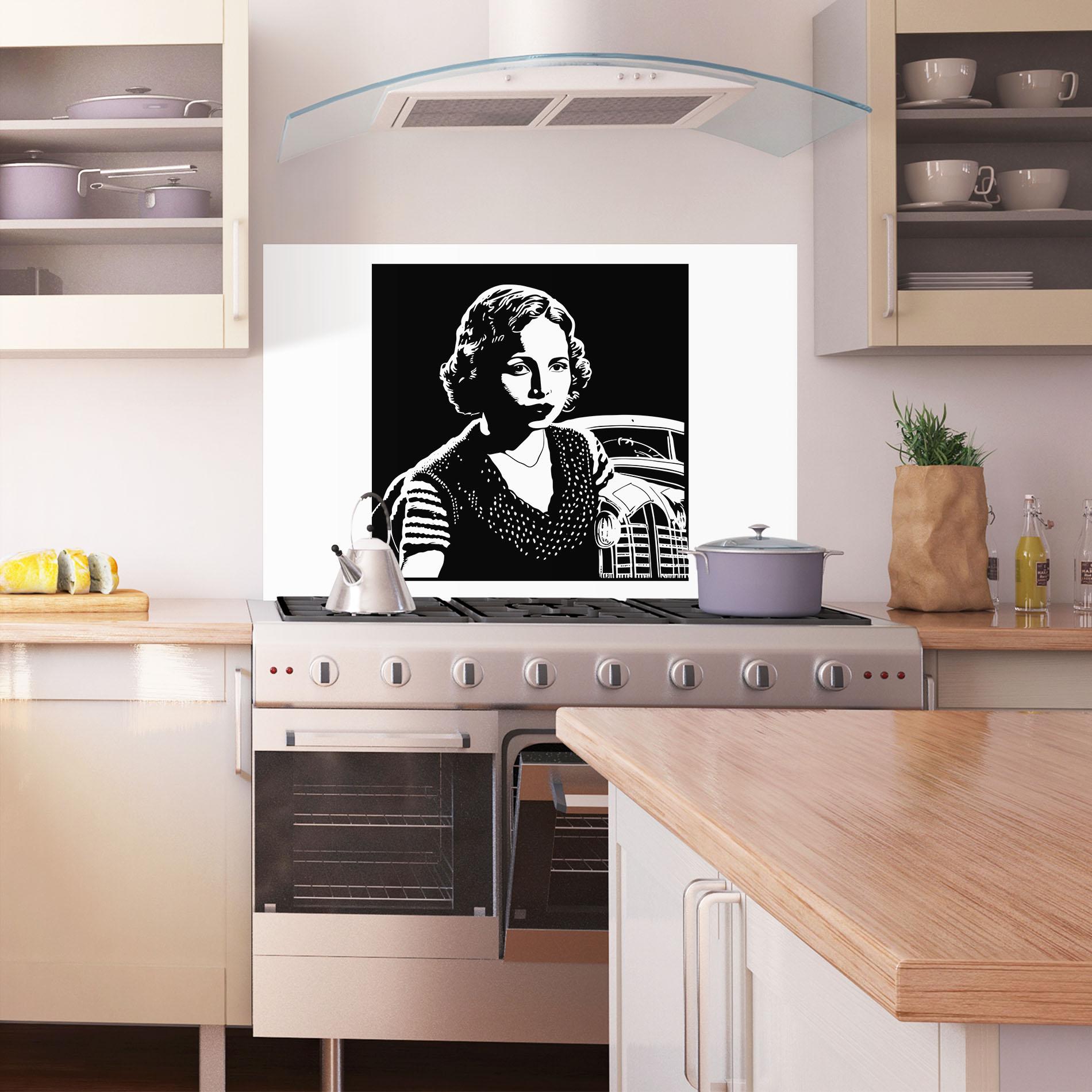 Panou Sticla Bucatarie Retro Woman mockup 1