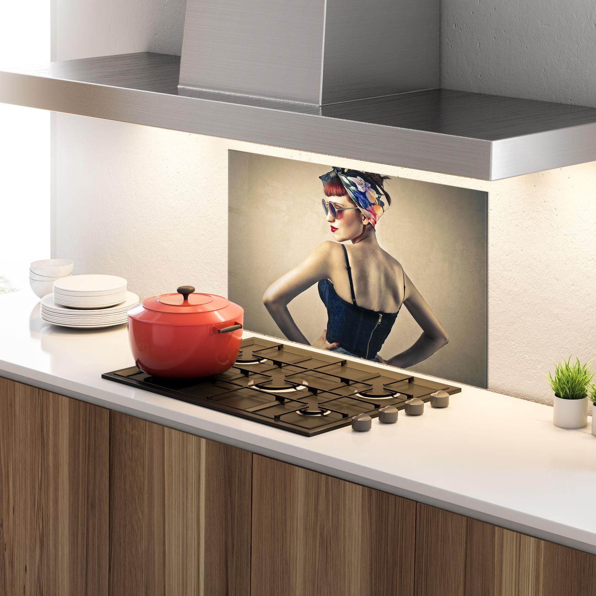 Panou Sticla Bucatarie Pin Up Girl mockup 4