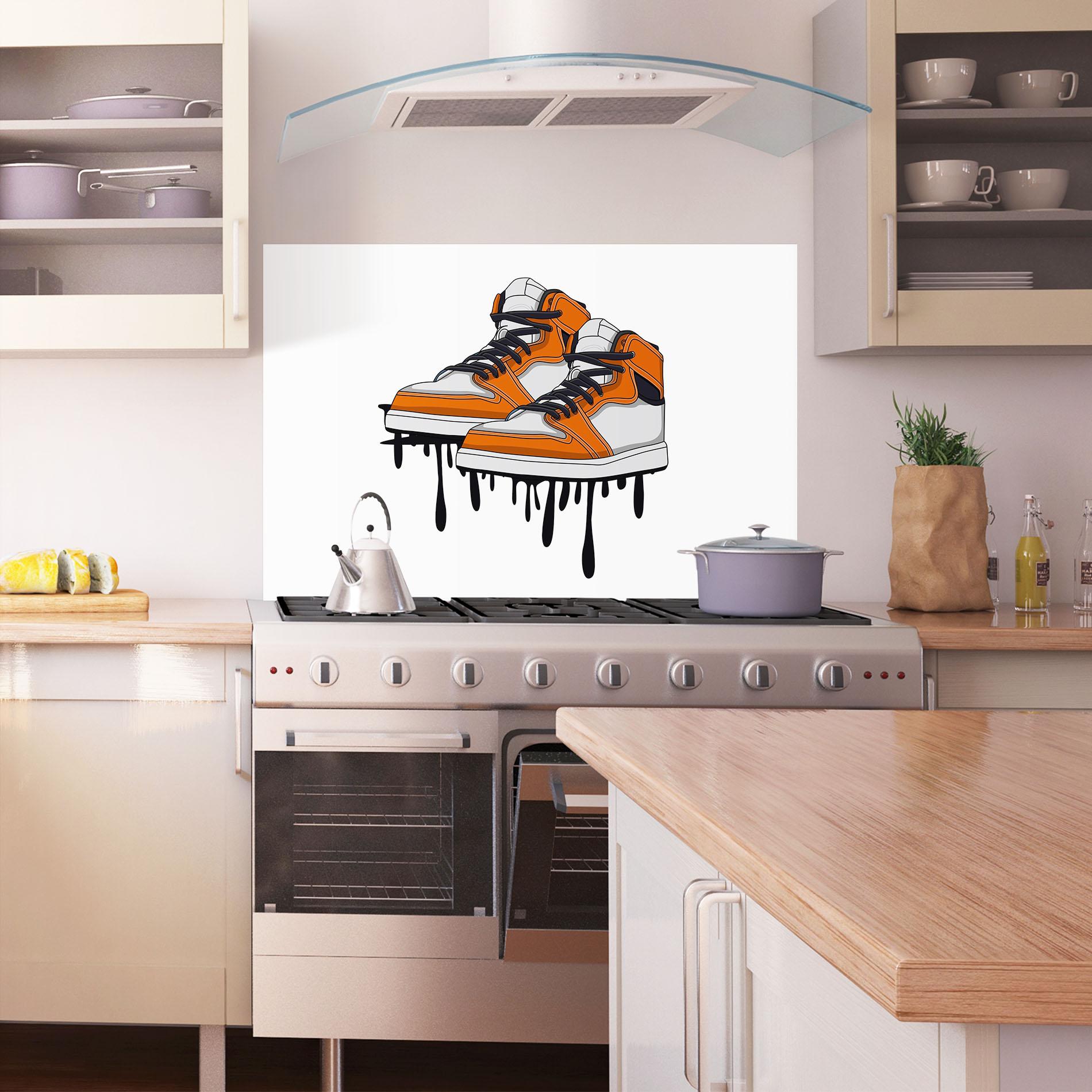 Panou Sticla Bucatarie Black Liquid Shoe mockup 1