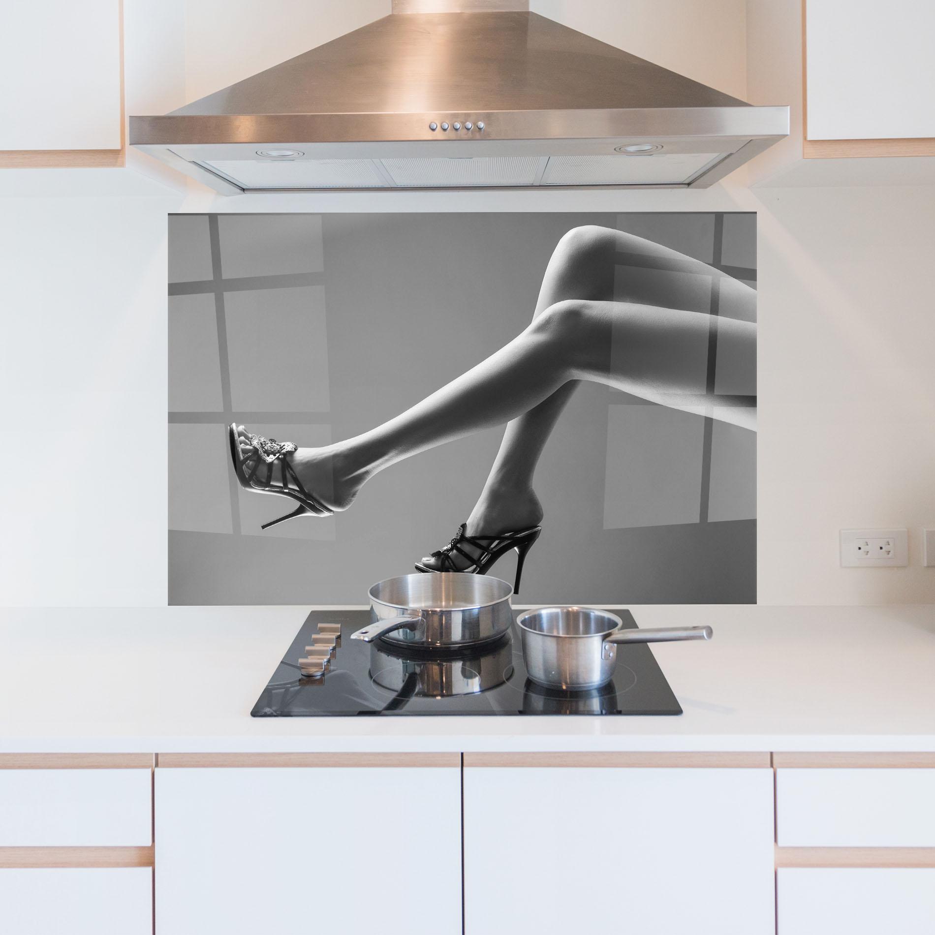 Panou Sticla Bucatarie Black Shoes On Grey mockup 5