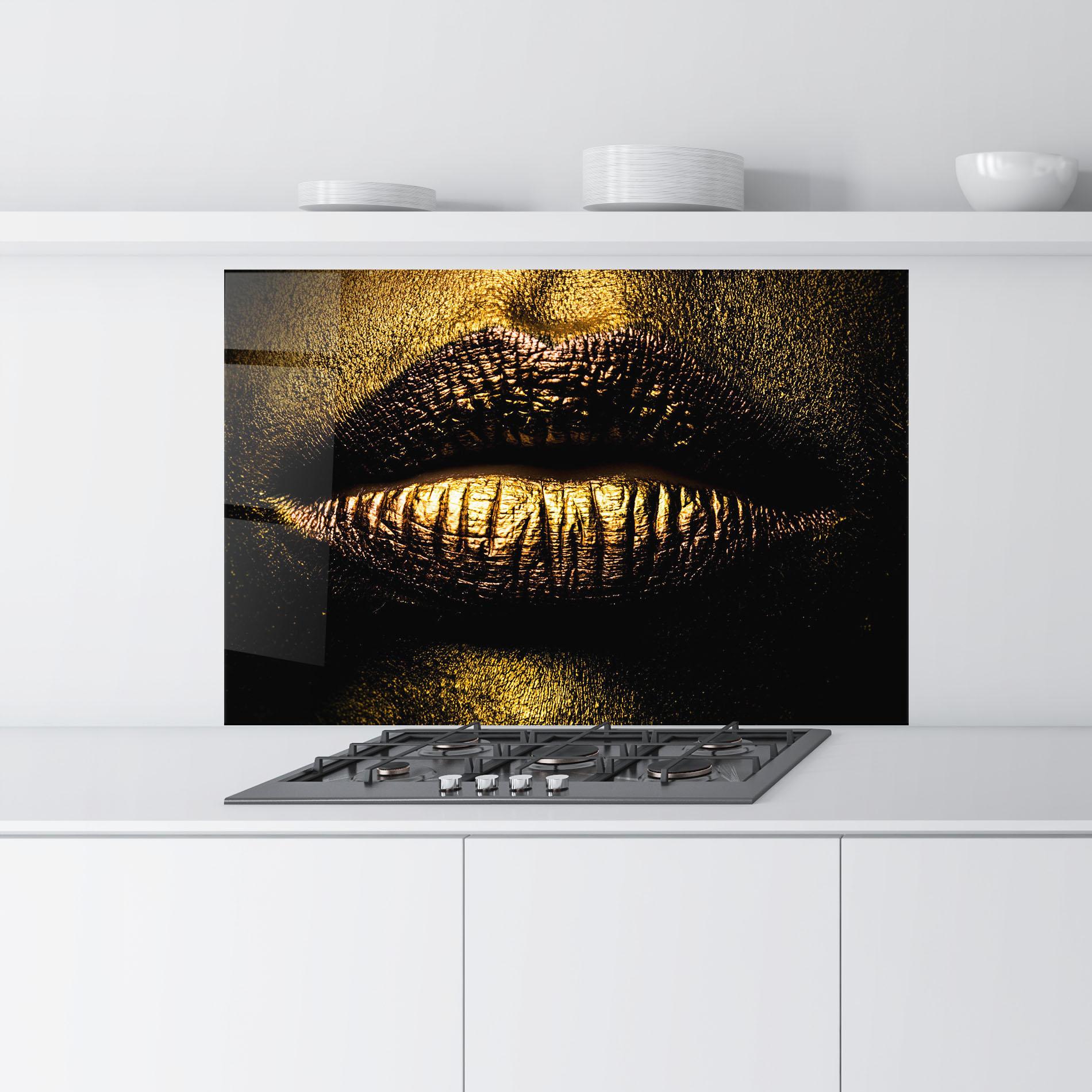 Panou Sticla Bucatarie Gold Metal Lips mockup 9