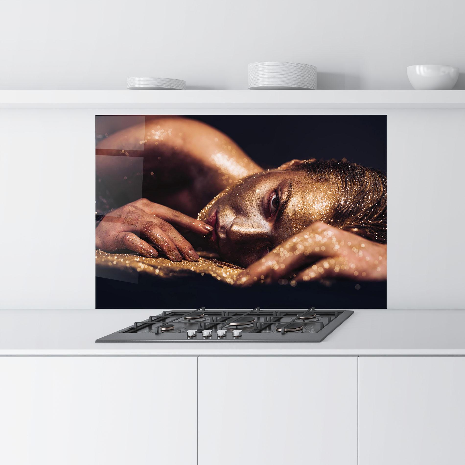 Panou Sticla Bucatarie Gold Vogue Woman mockup 9