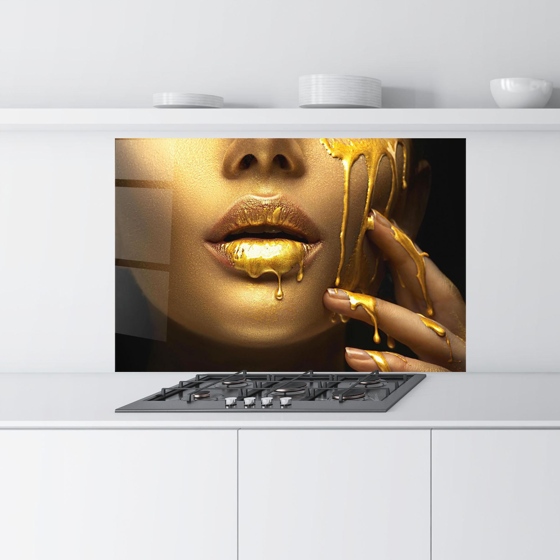 Panou Sticla Bucatarie Golden Lips mockup 9