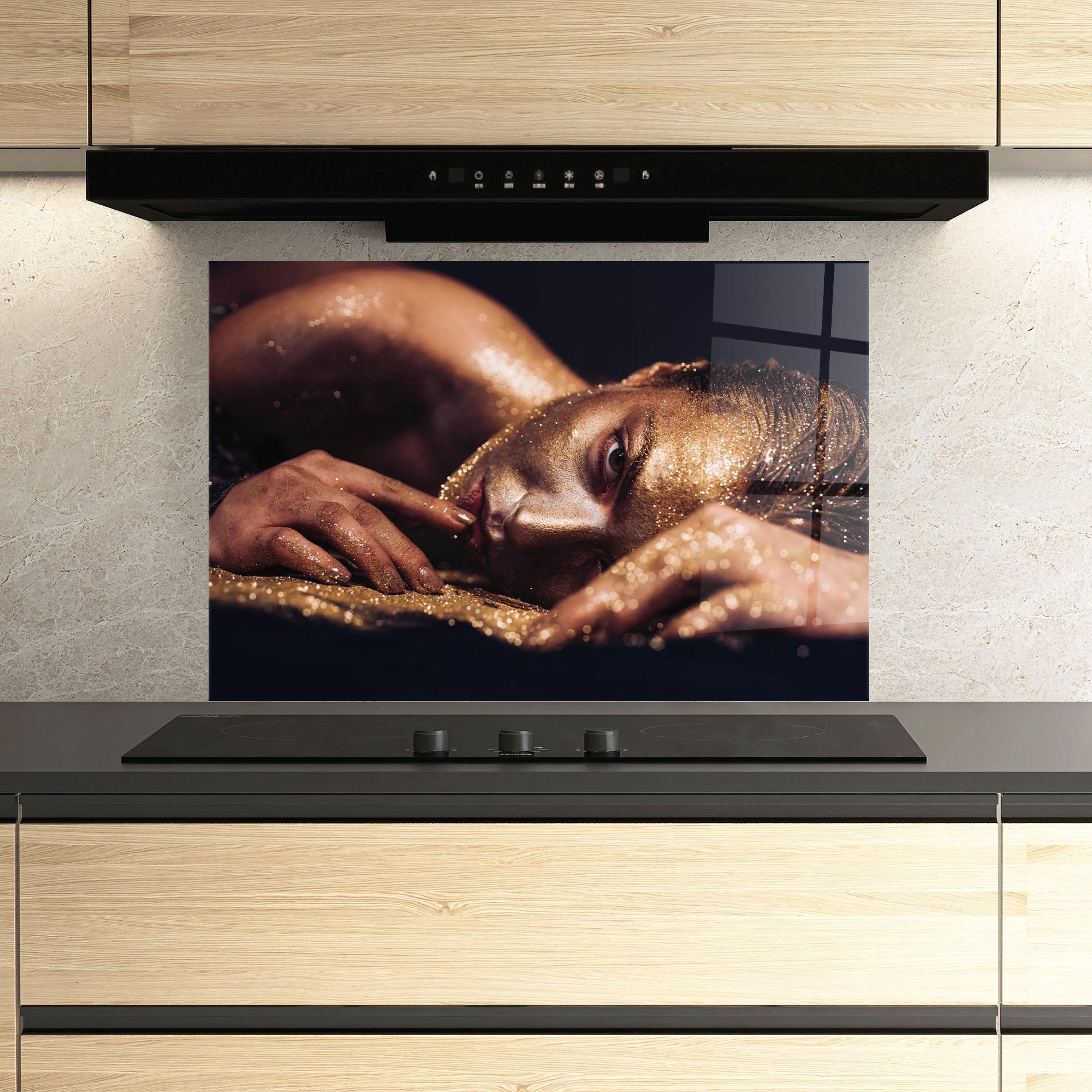 Panou Sticla Bucatarie Gold Vogue Woman mockup 3