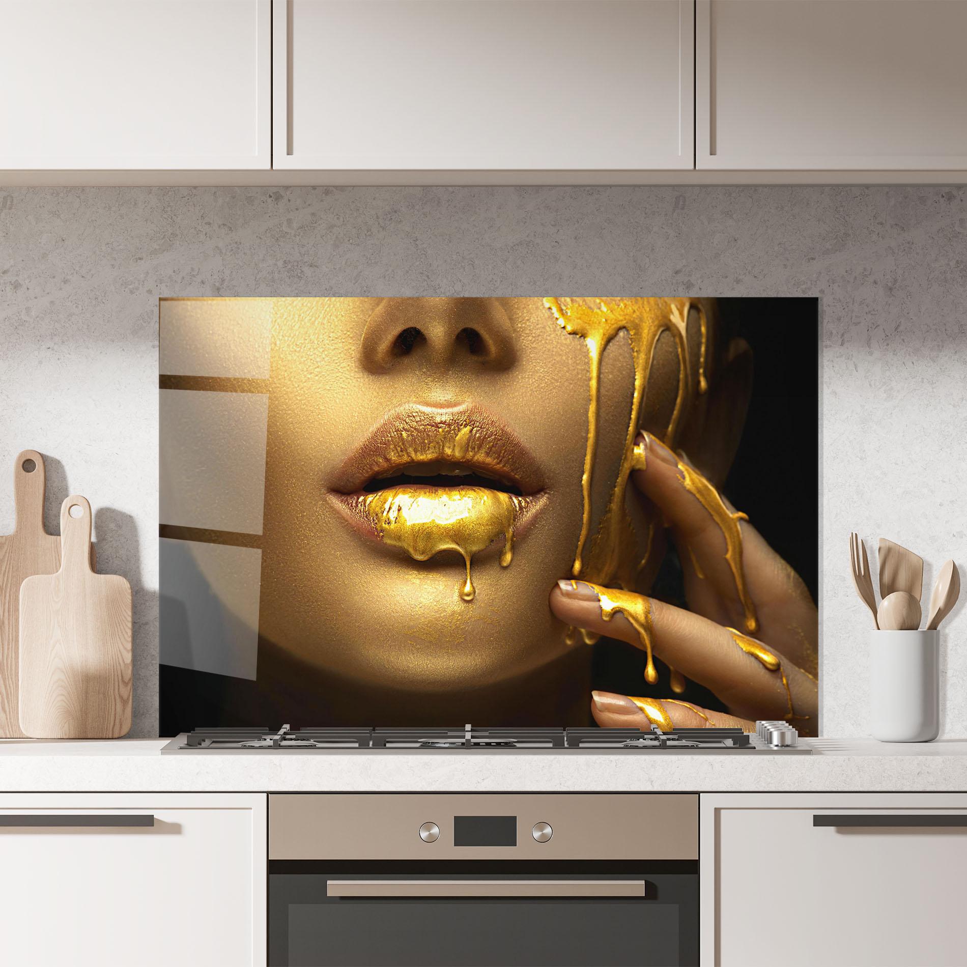 Panou Sticla Bucatarie Golden Lips mockup 7