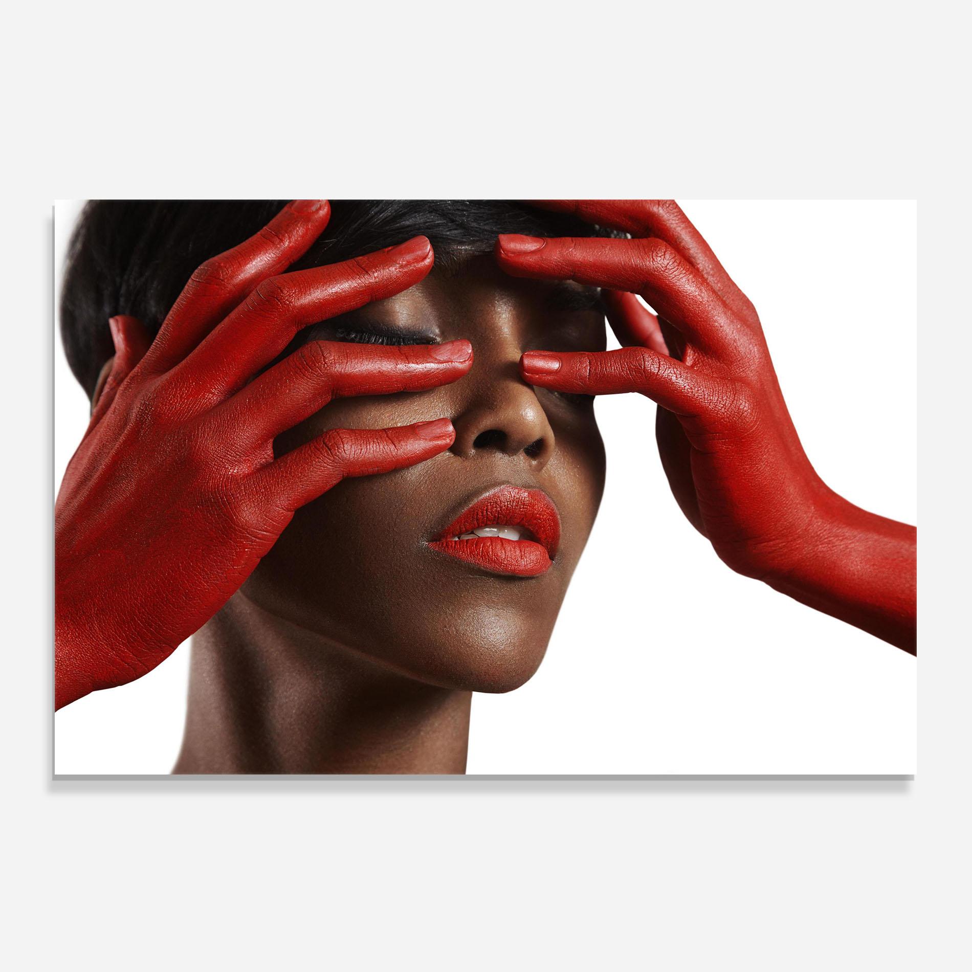 Panou Sticla Bucatarie Red Hands Woman mockup 0