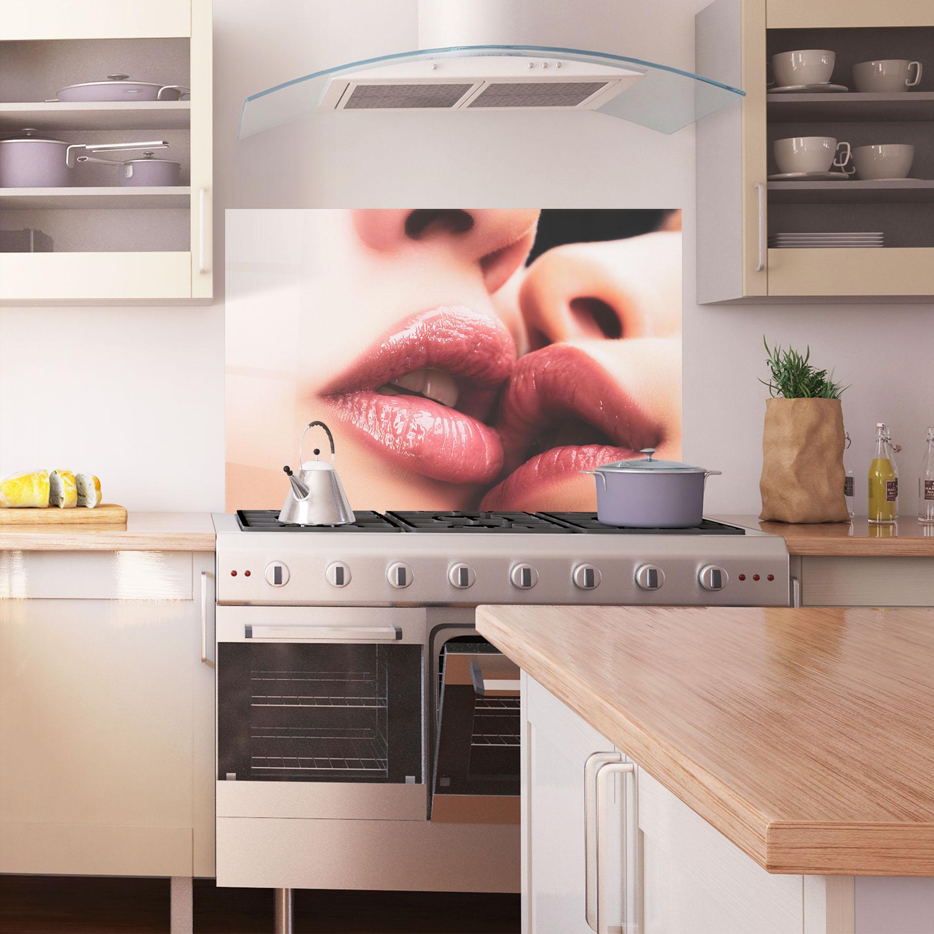 Panou Sticla Bucatarie Beautiful Lips mockup 1