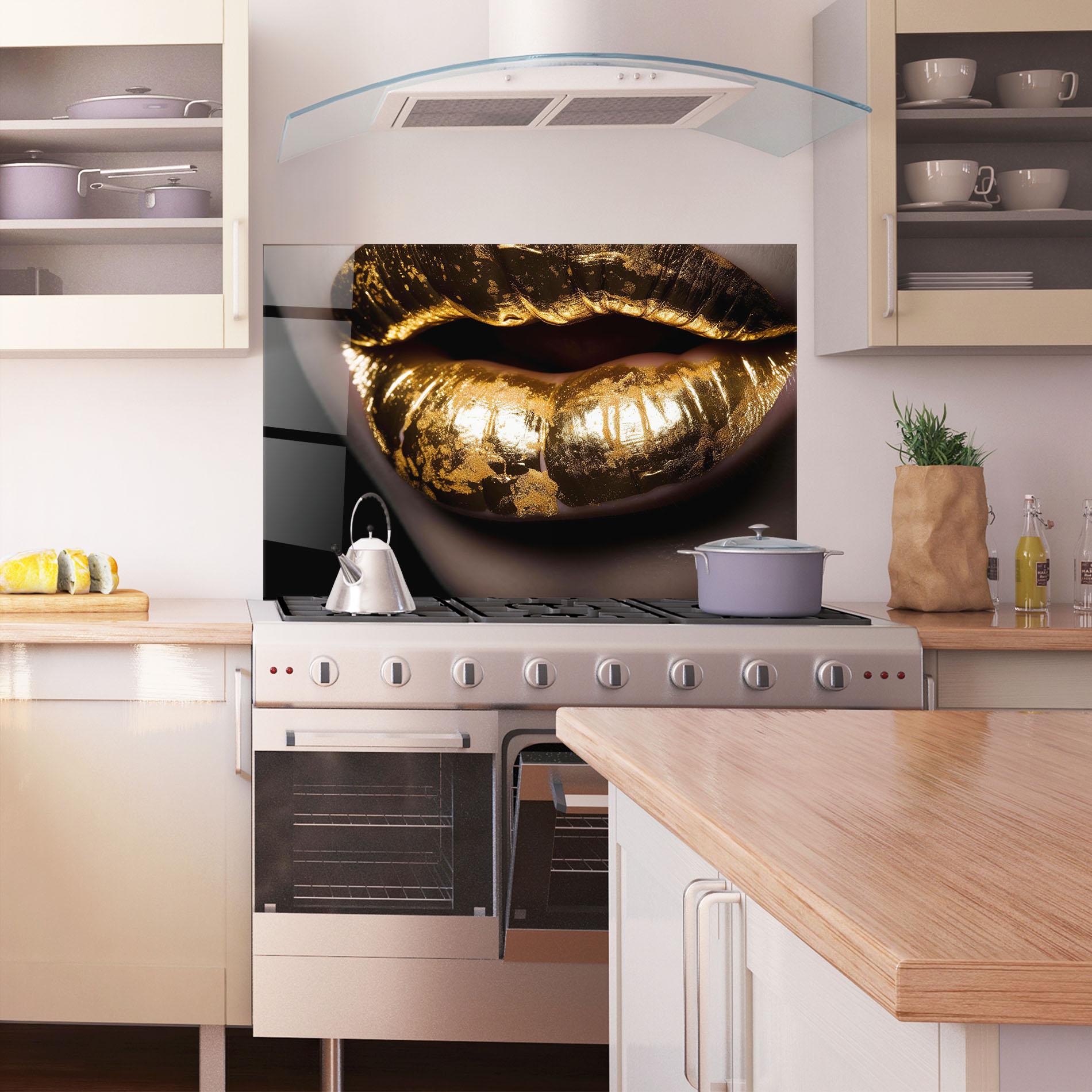 Panou Sticla Bucatarie Big Gold Lips mockup 1