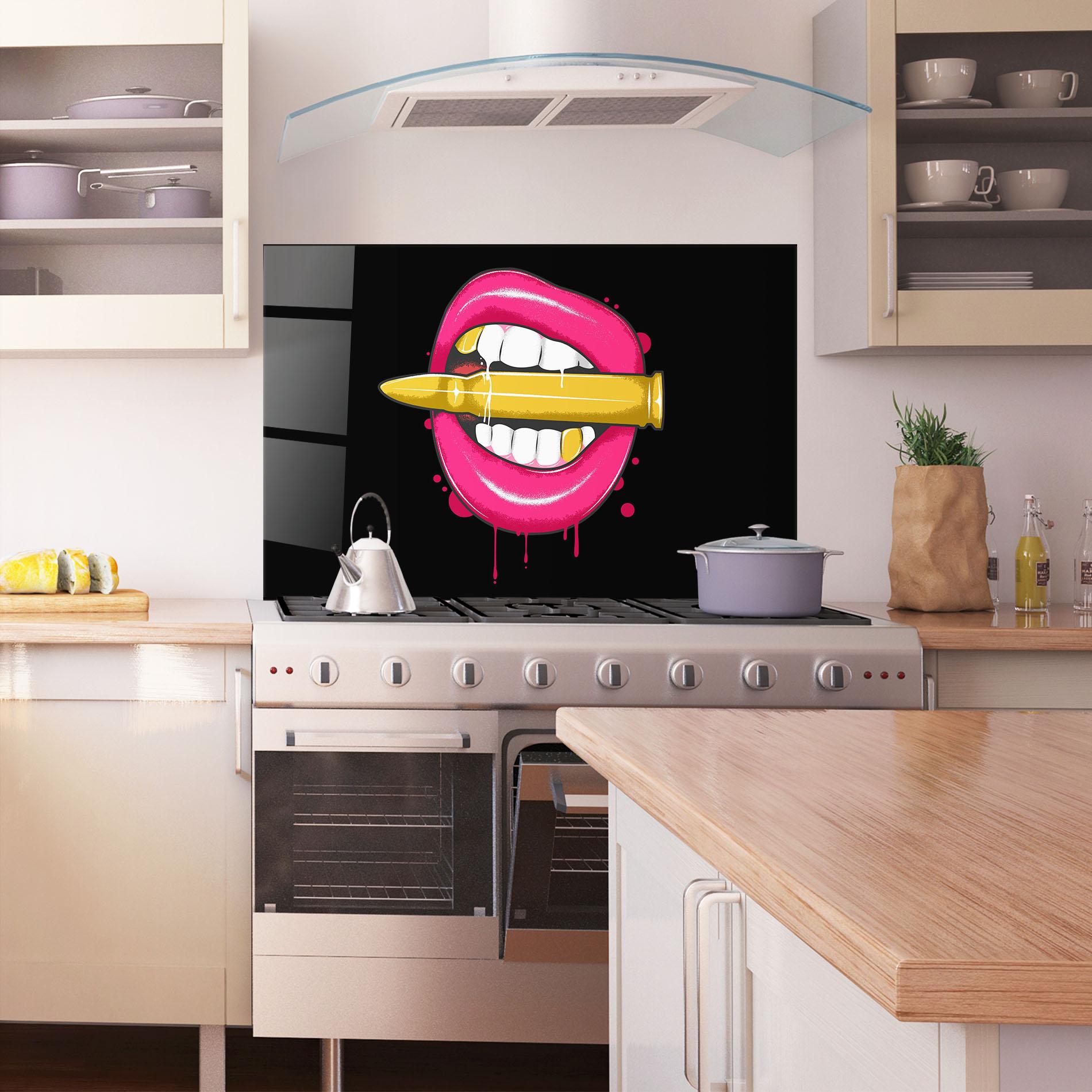 Panou Sticla Bucatarie Pink Bullet Lips mockup 1