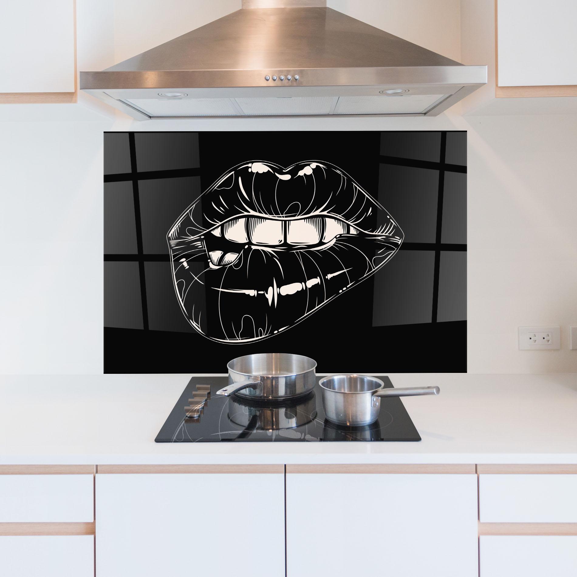Panou Sticla Bucatarie Lips On Black Art mockup 5