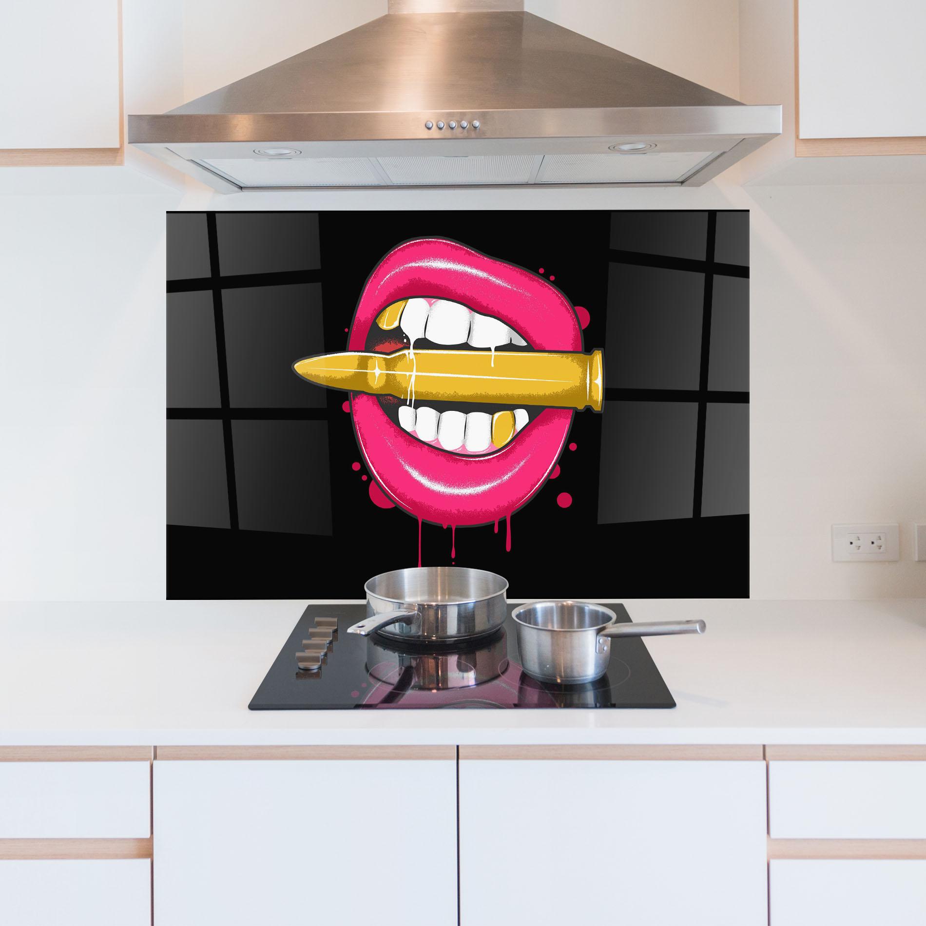Panou Sticla Bucatarie Pink Bullet Lips mockup 5