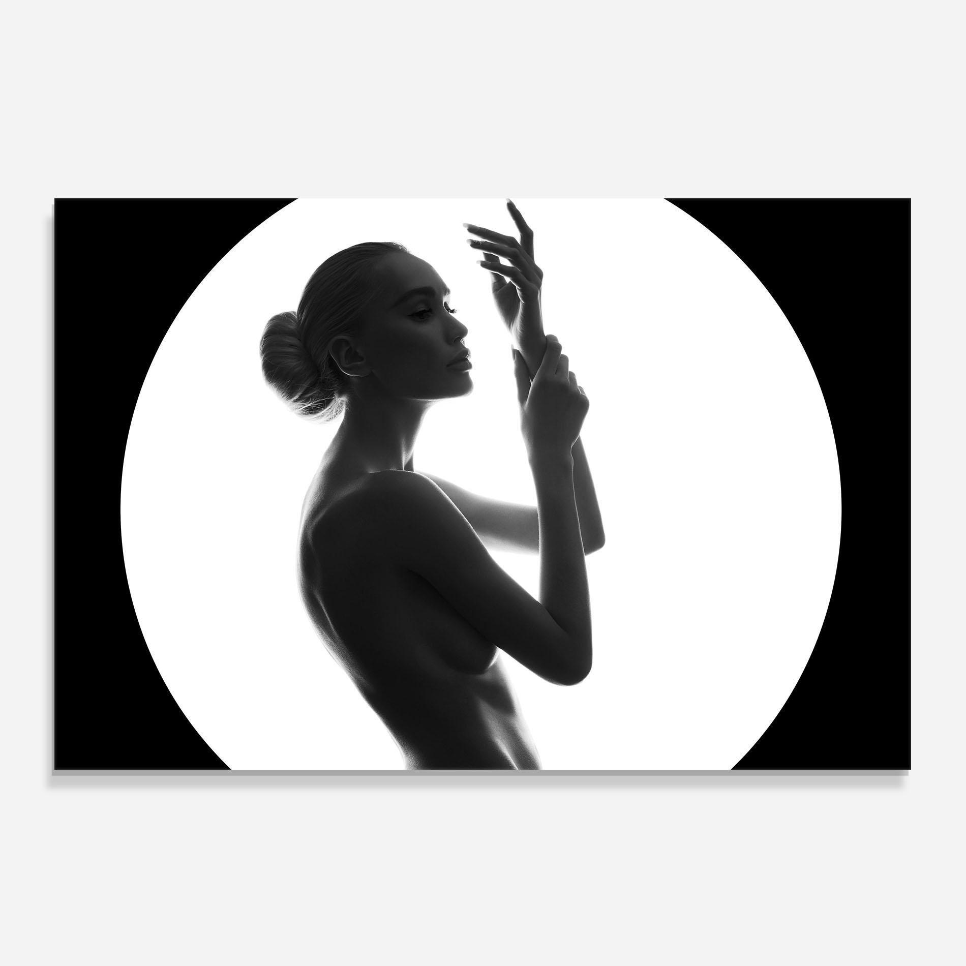 Panou Sticla Bucatarie Circle Woman Body mockup 0