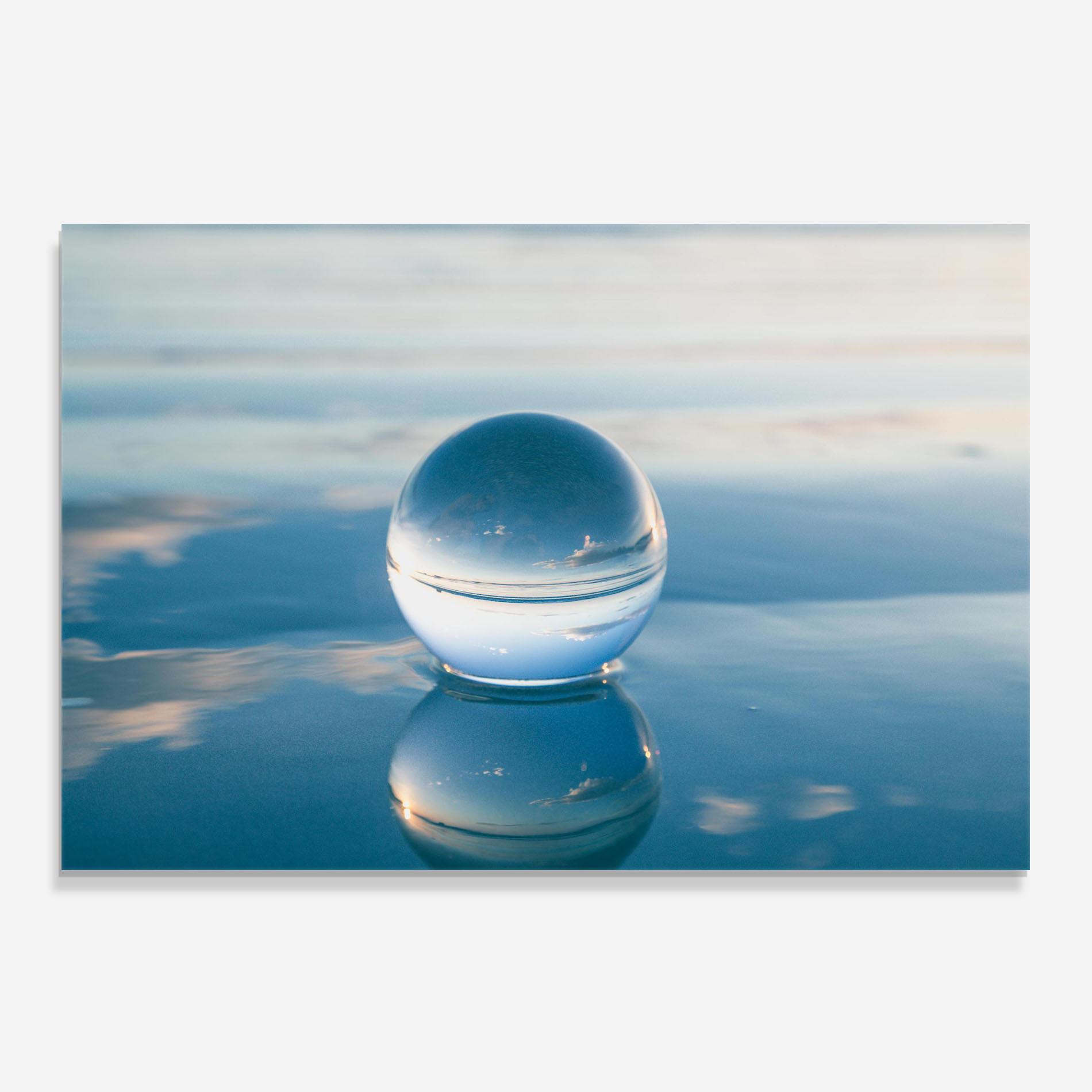 Panou Sticla Bucatarie Crystal Ball Reflecting mockup 0