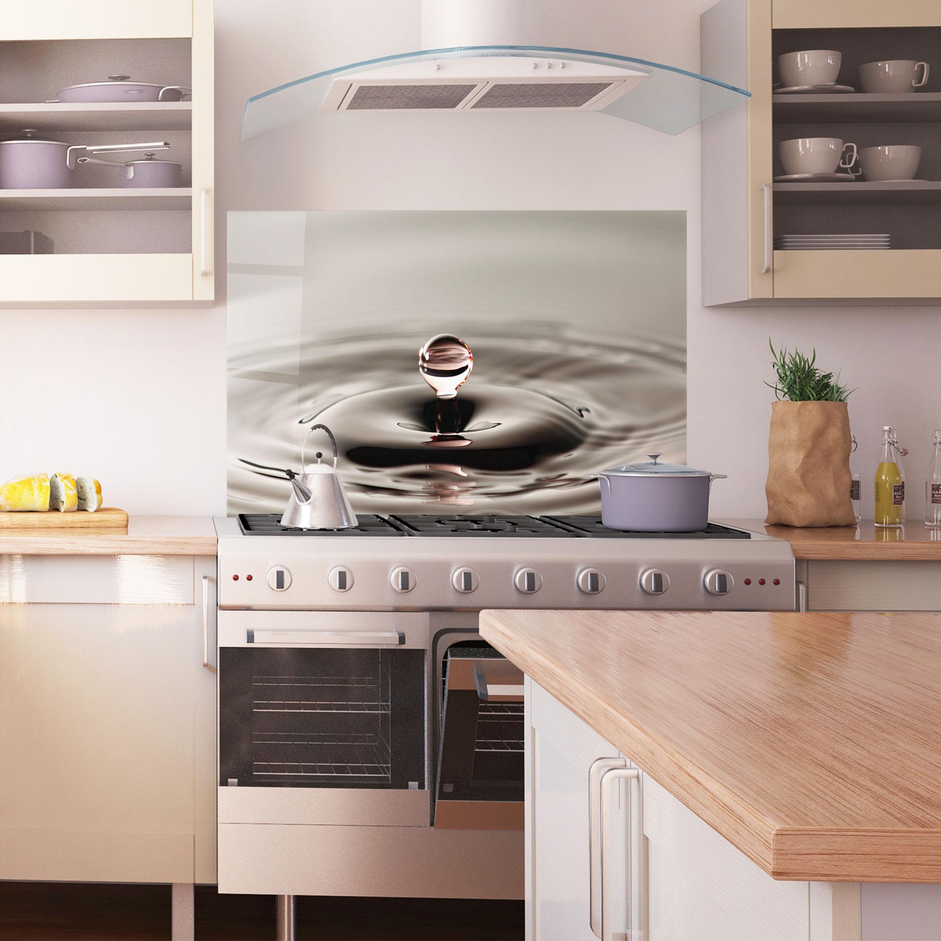 Panou Sticla Bucatarie Close Red Water Drop mockup 1