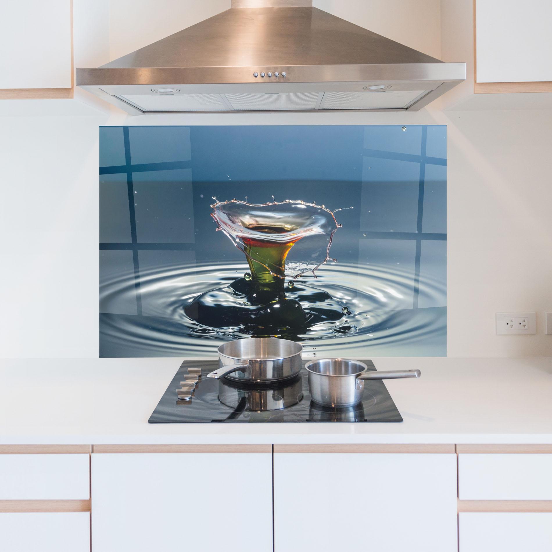 Panou Sticla Bucatarie Beautiful Water Splash mockup 5