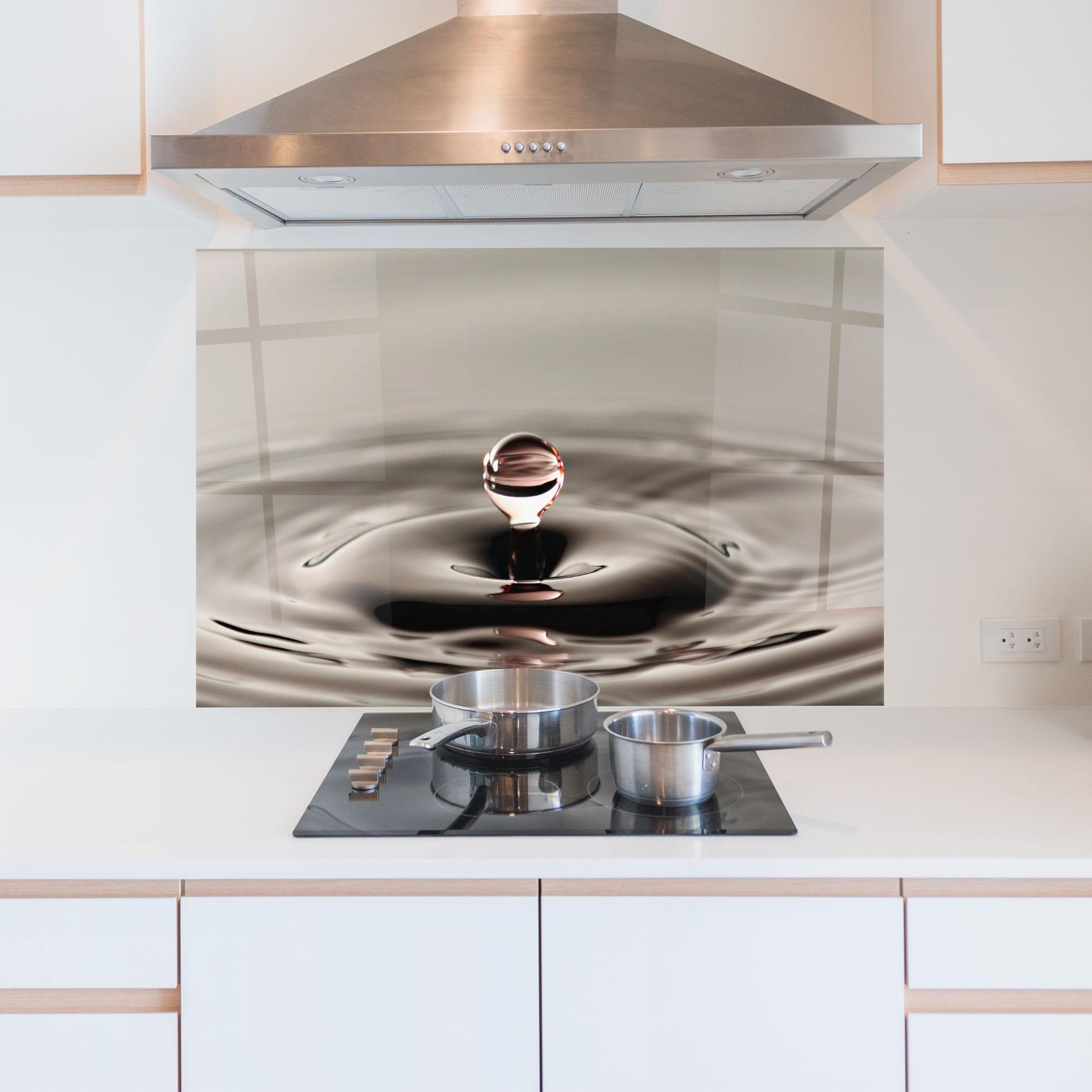 Panou Sticla Bucatarie Close Red Water Drop mockup 5