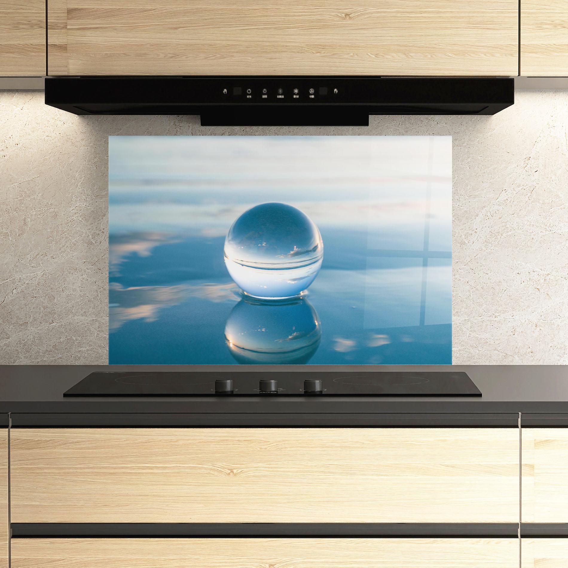 Panou Sticla Bucatarie Crystal Ball Reflecting mockup 3