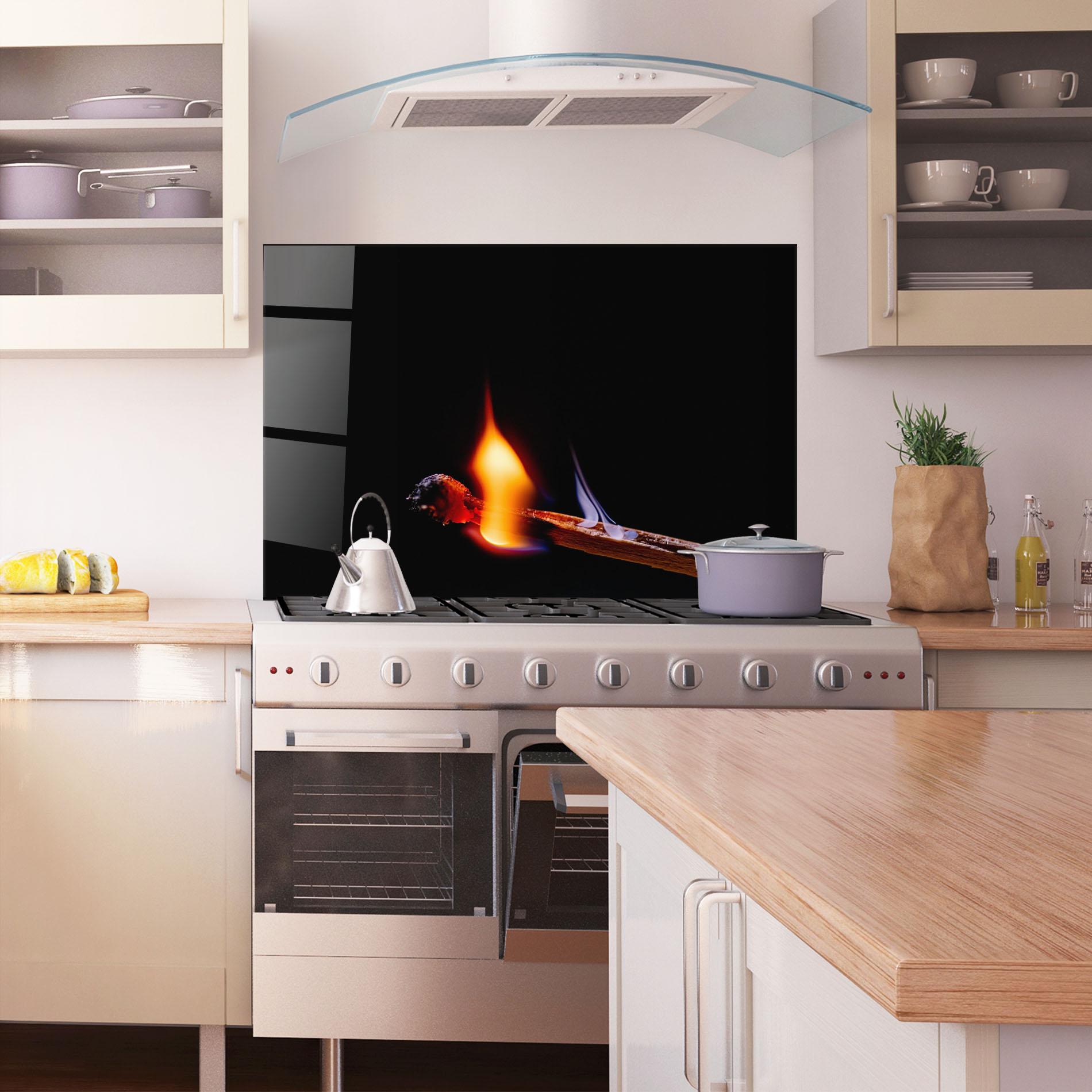 Panou Sticla Bucatarie Burning Matchsticks mockup 1