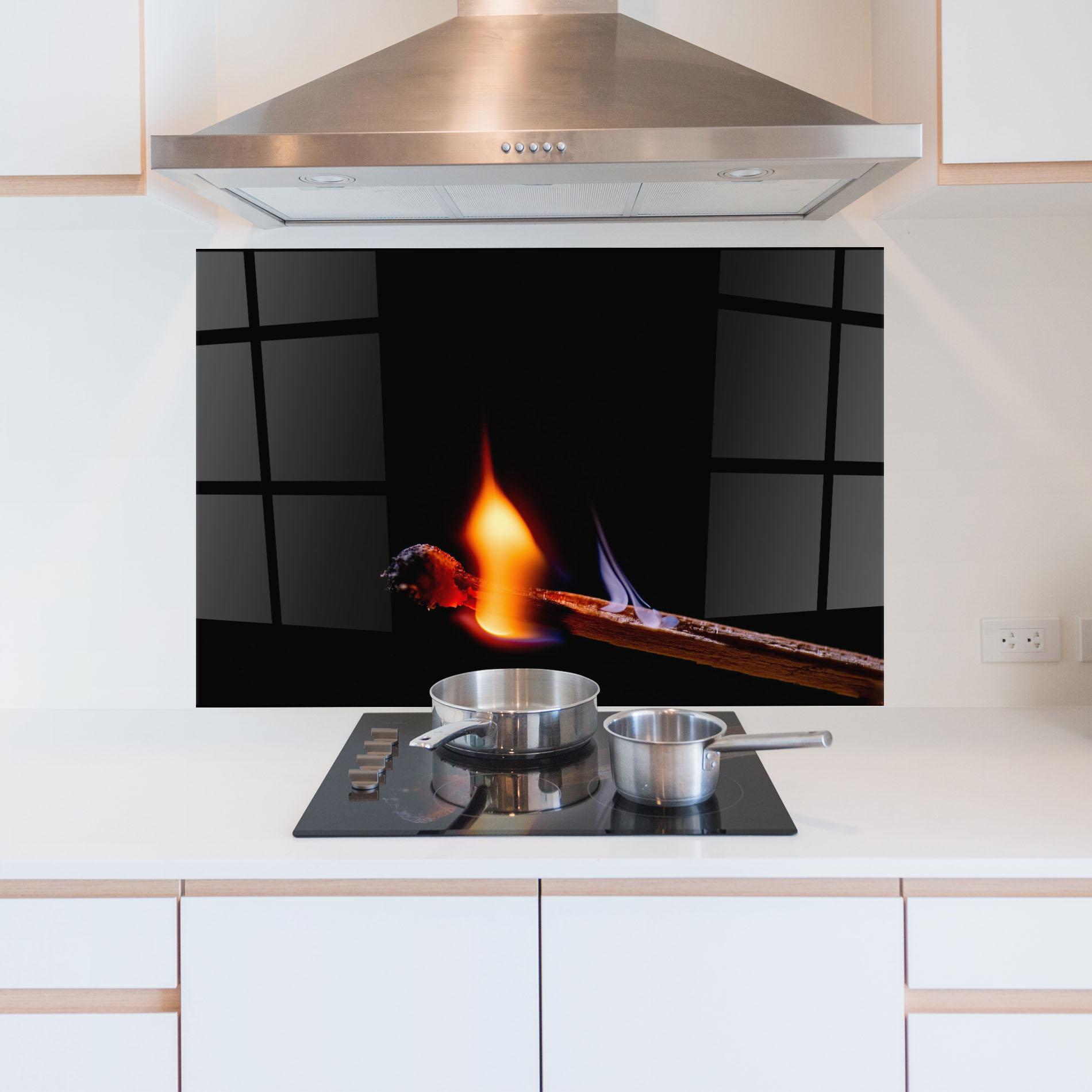 Panou Sticla Bucatarie Burning Matchsticks mockup 5