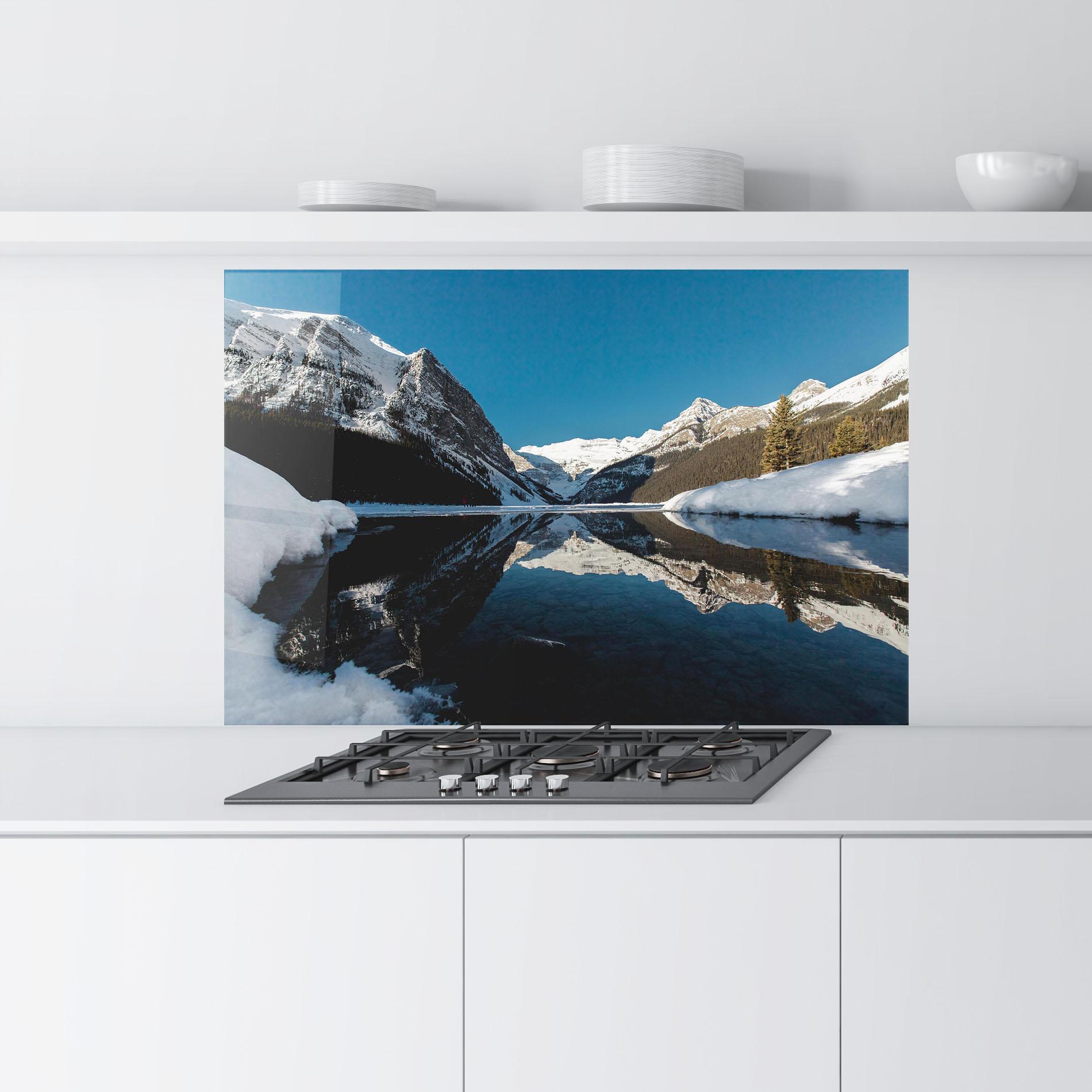 Panou Sticla Bucatarie Snow Pretty View mockup 9