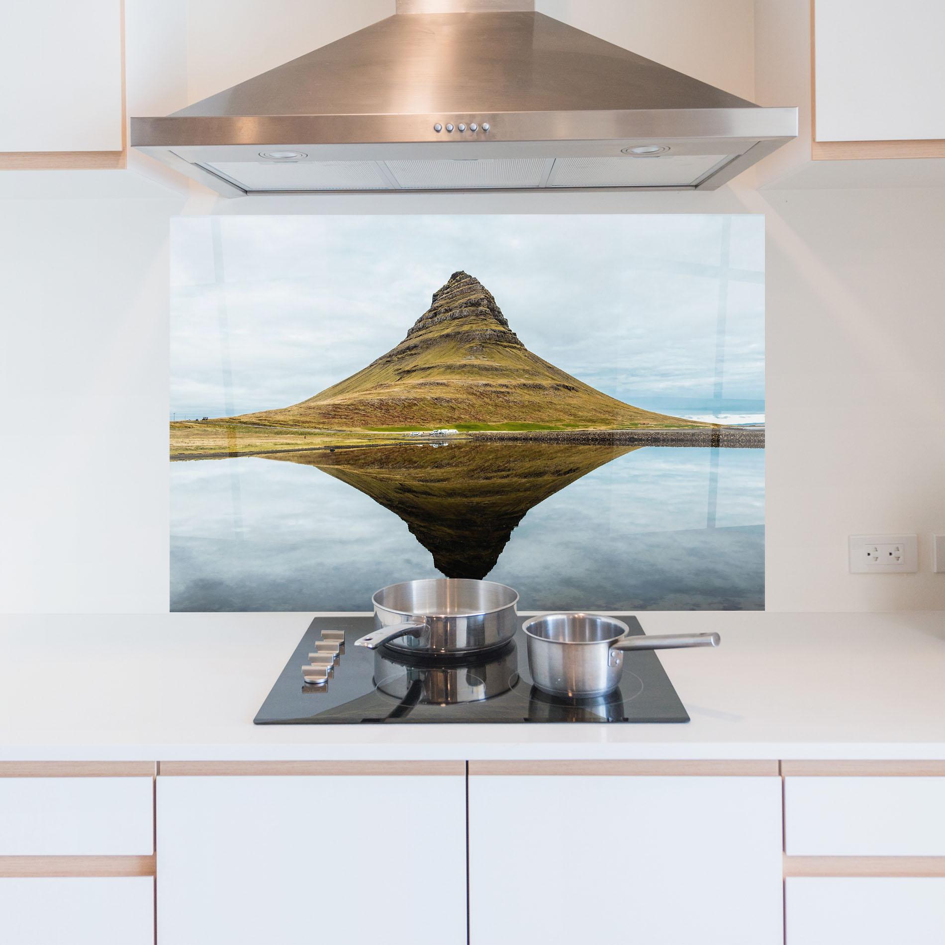 Panou Sticla Bucatarie Lake Cool Shape mockup 5