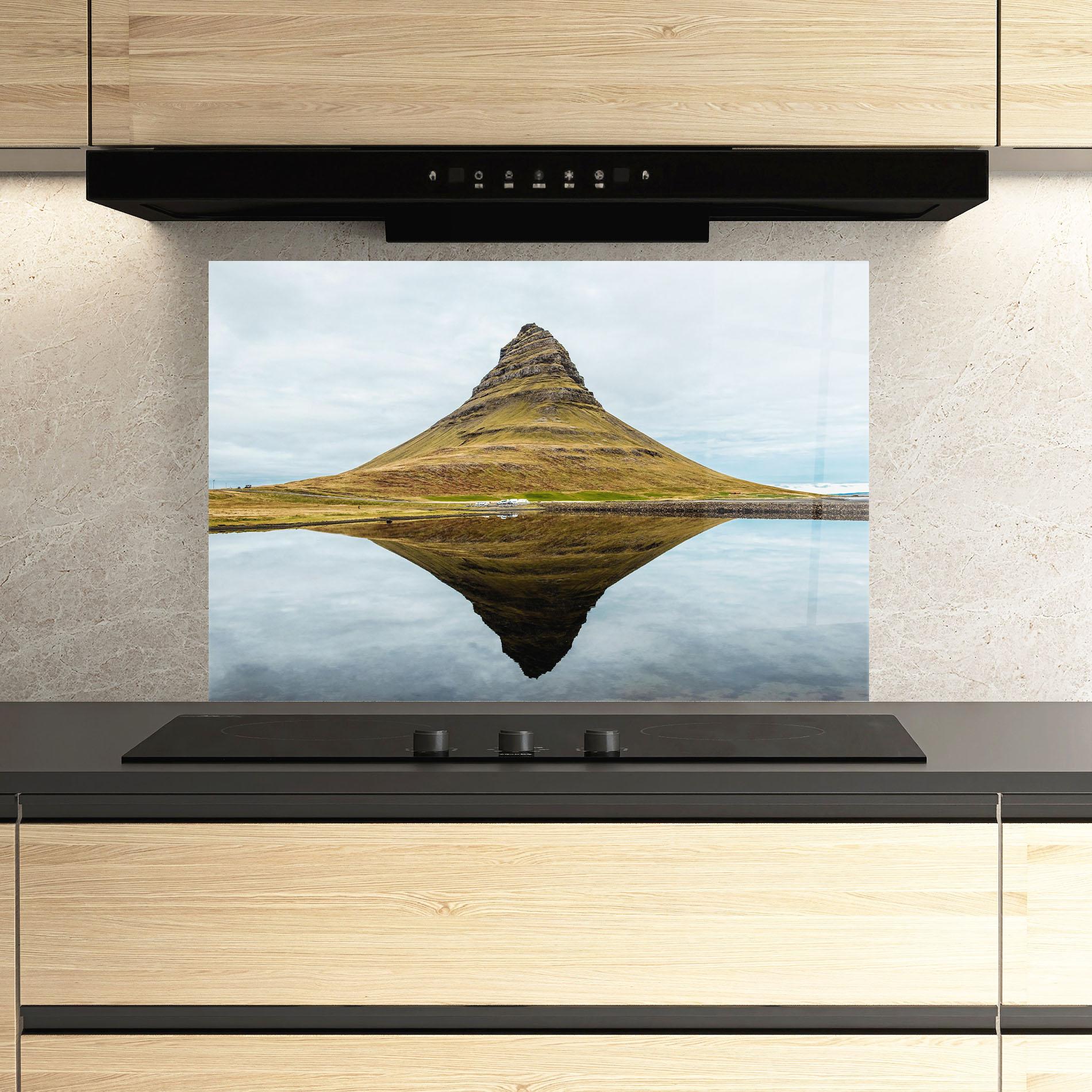 Panou Sticla Bucatarie Lake Cool Shape mockup 3