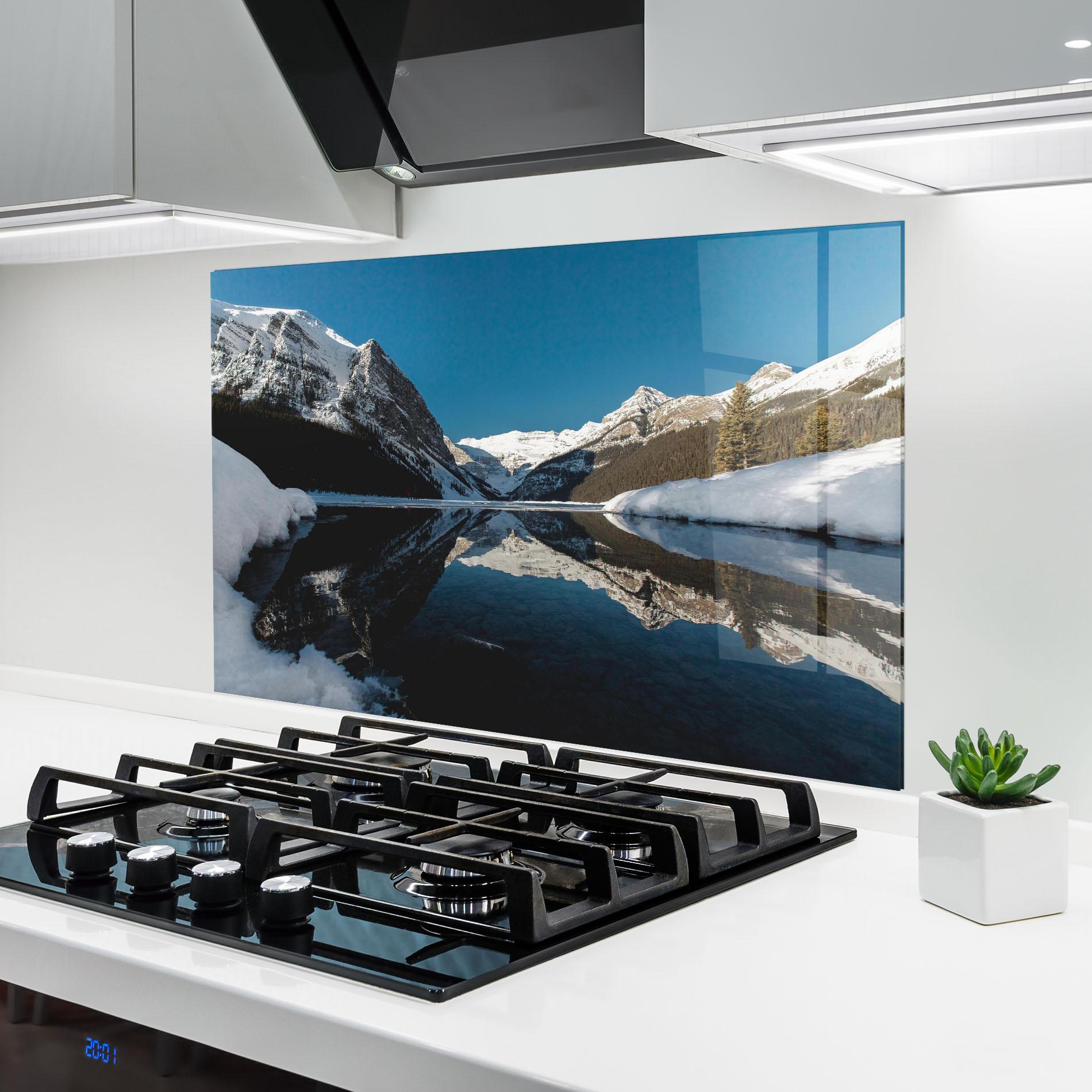 Panou Sticla Bucatarie Snow Pretty View mockup 6