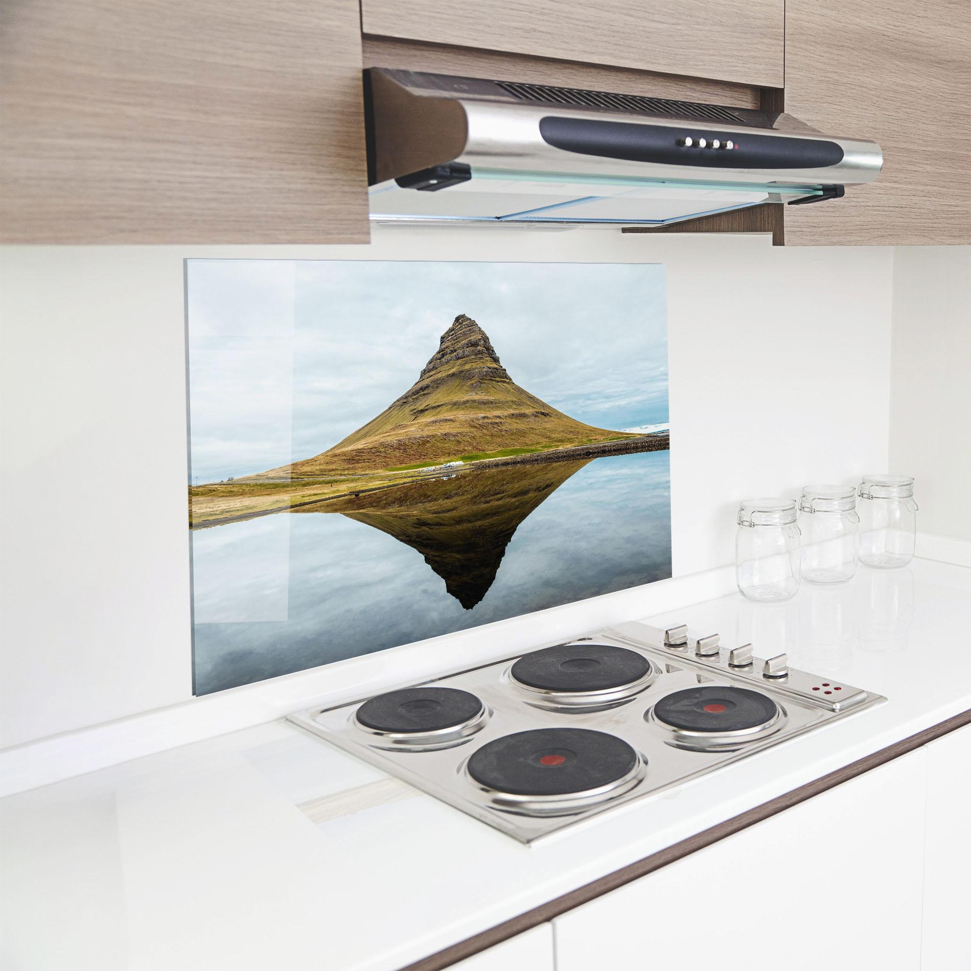 Panou Sticla Bucatarie Lake Cool Shape mockup 8