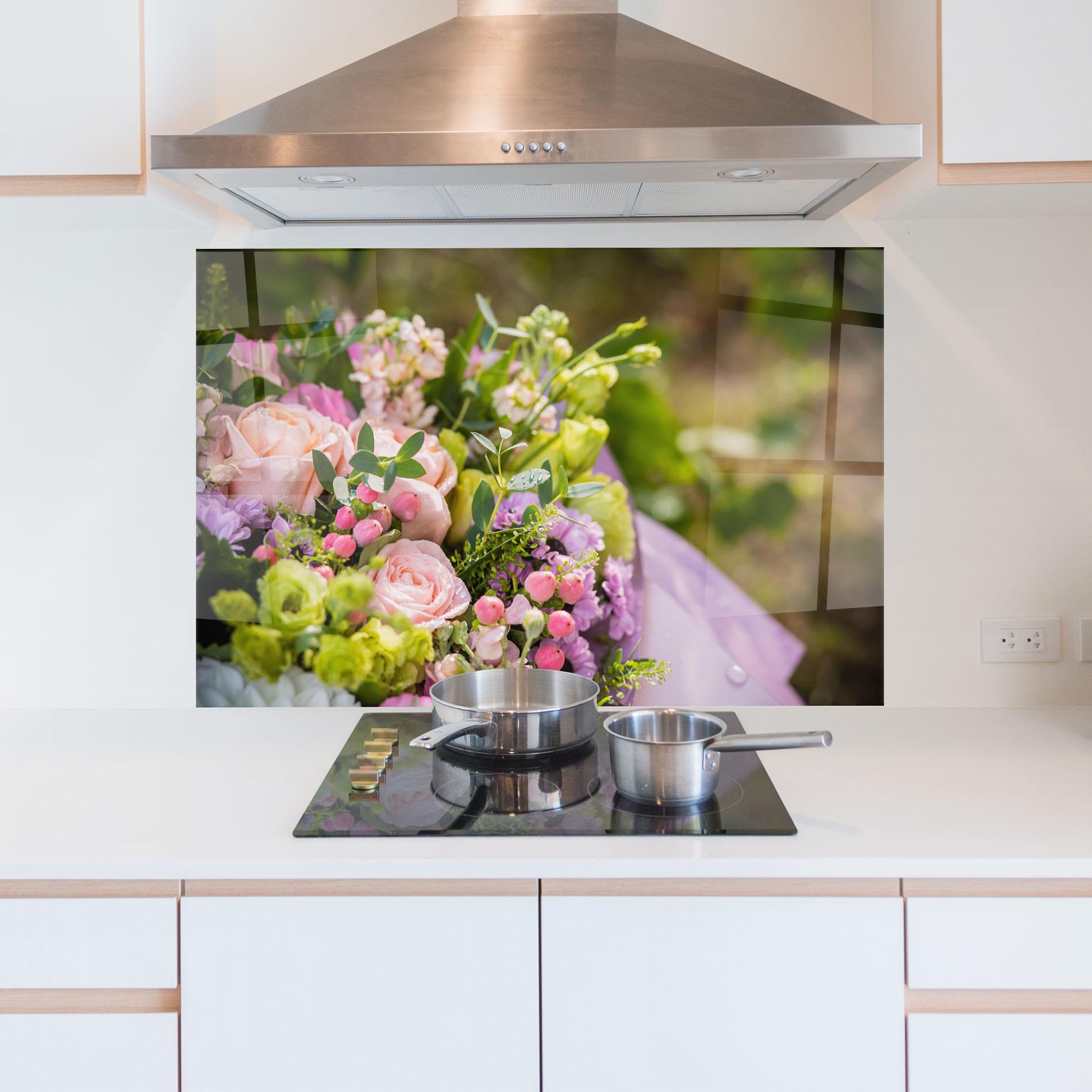 Panou Sticla Bucatarie Green Pink Bouquet mockup 5