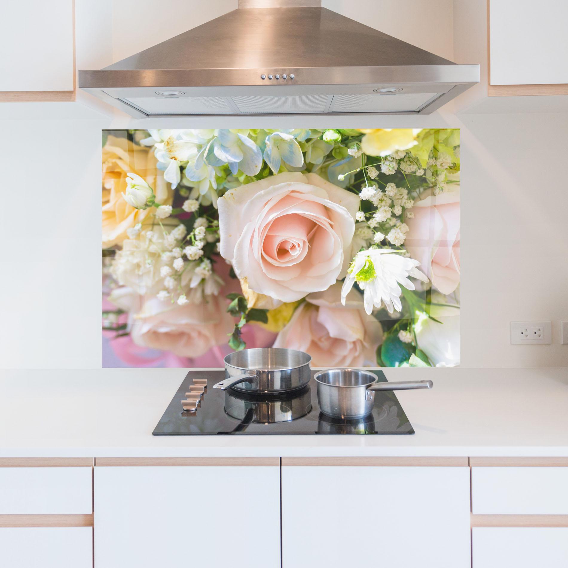 Panou Sticla Bucatarie Light Pink Bouquet mockup 5