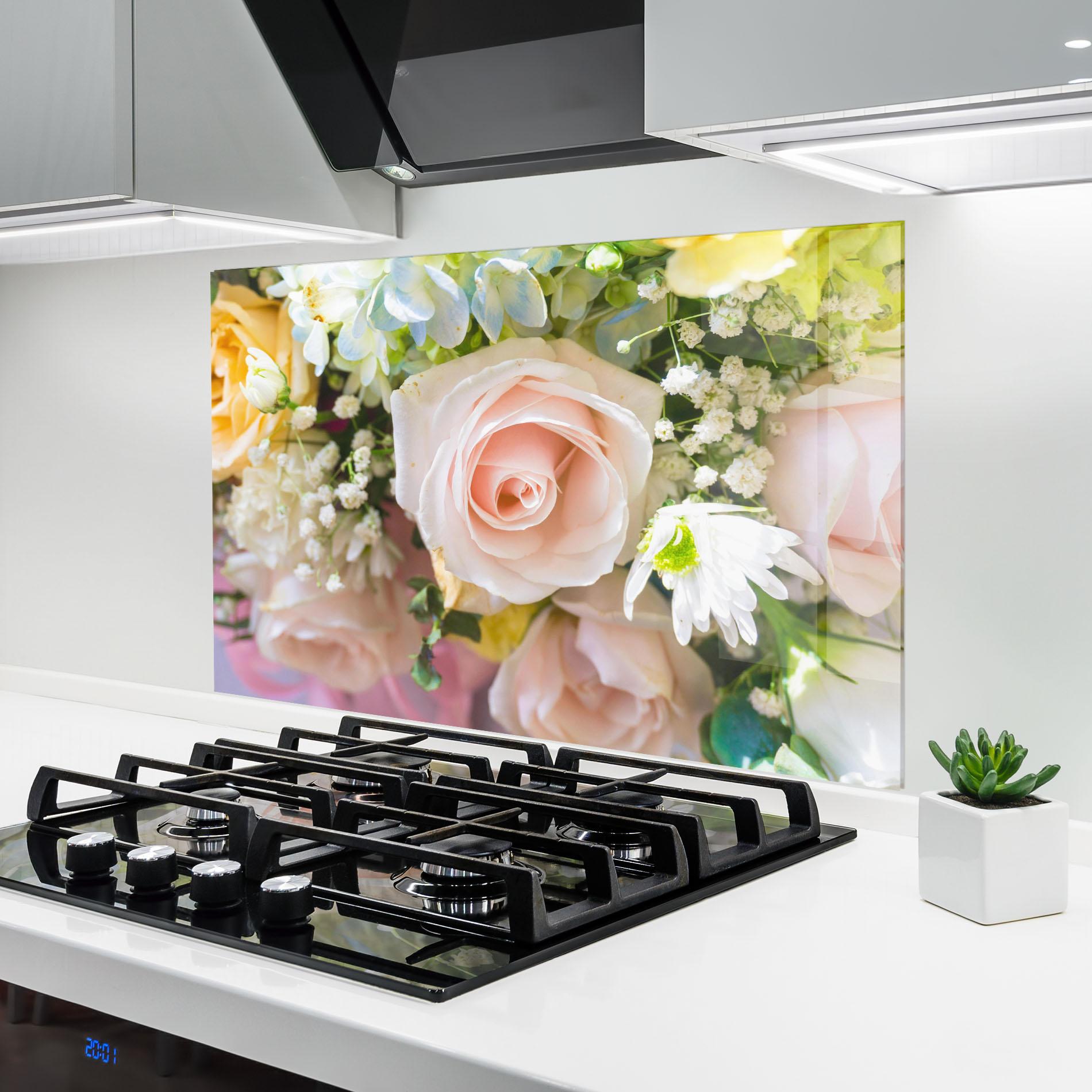 Panou Sticla Bucatarie Light Pink Bouquet mockup 6