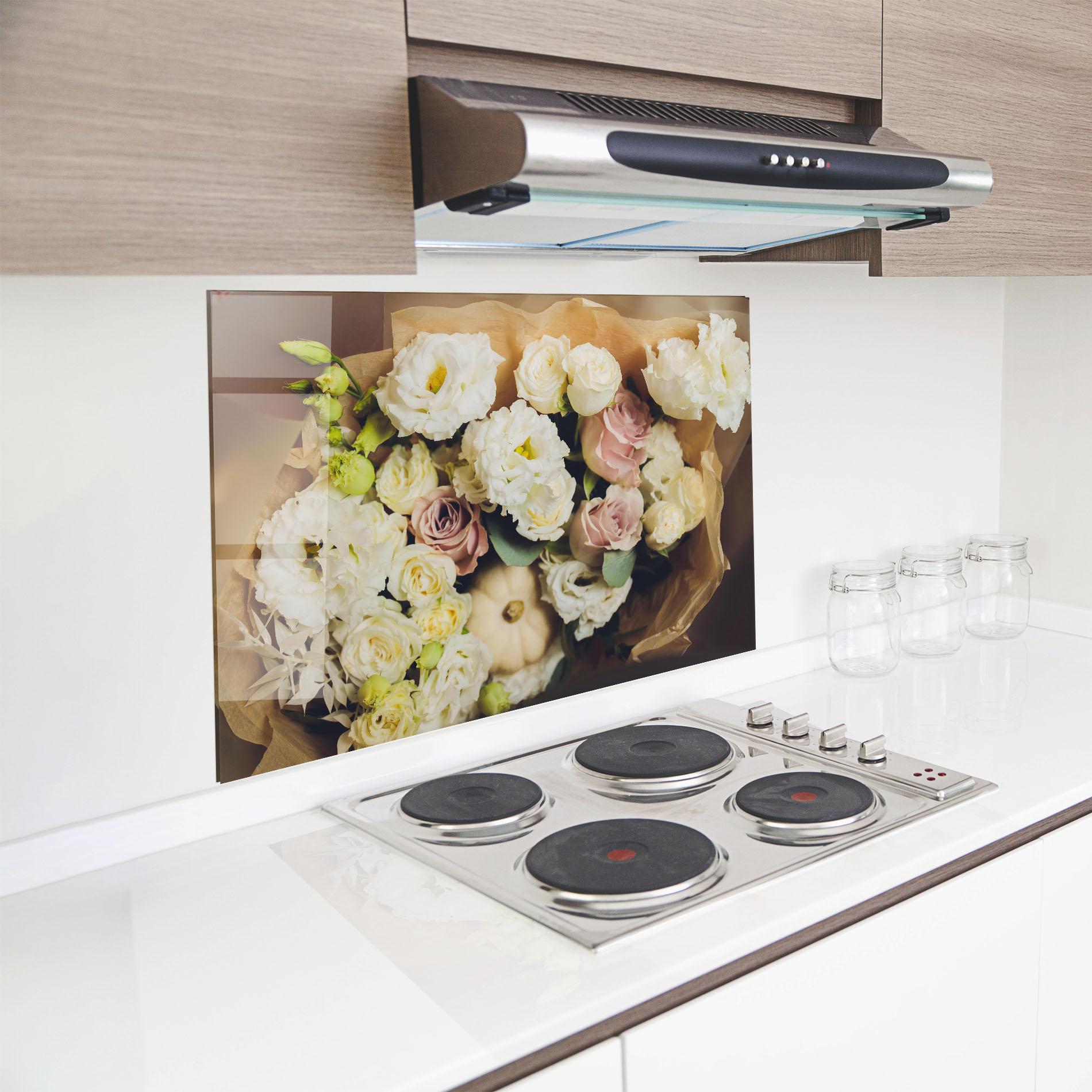 Panou Sticla Bucatarie White Flowers Bouquet mockup 8