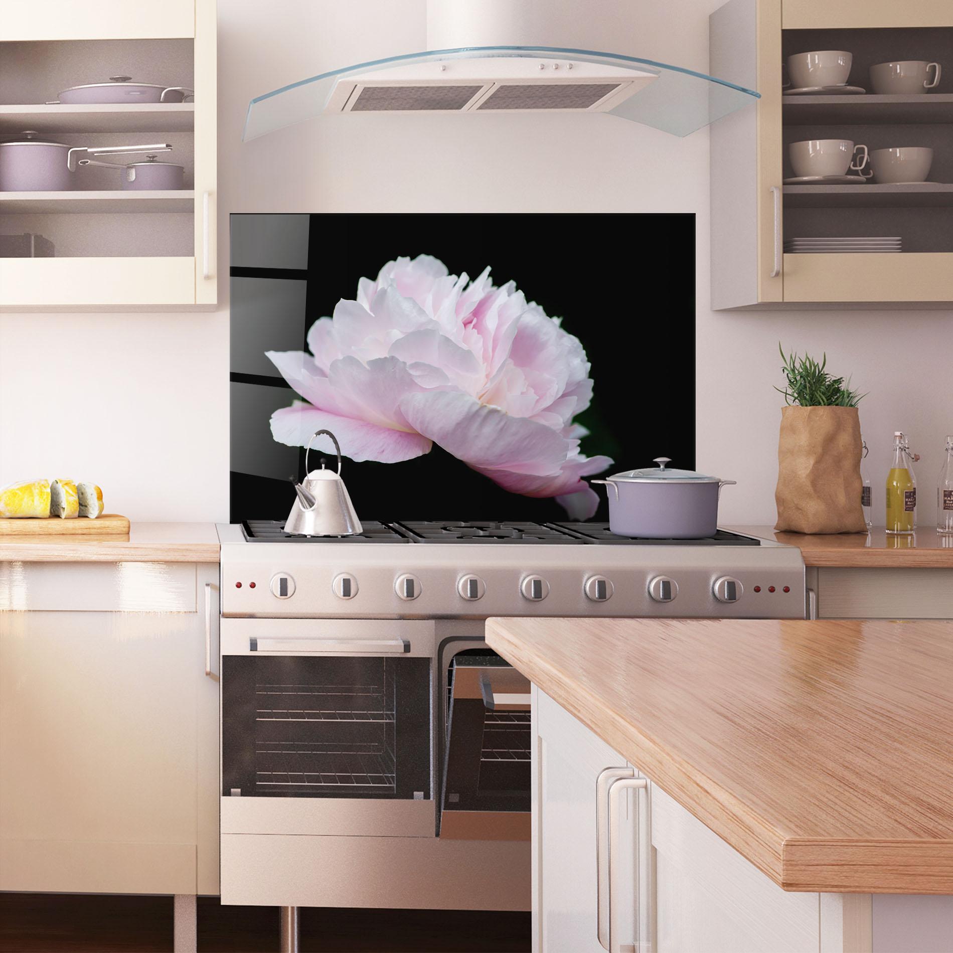 Panou Sticla Bucatarie Pastel Peony On Black mockup 1