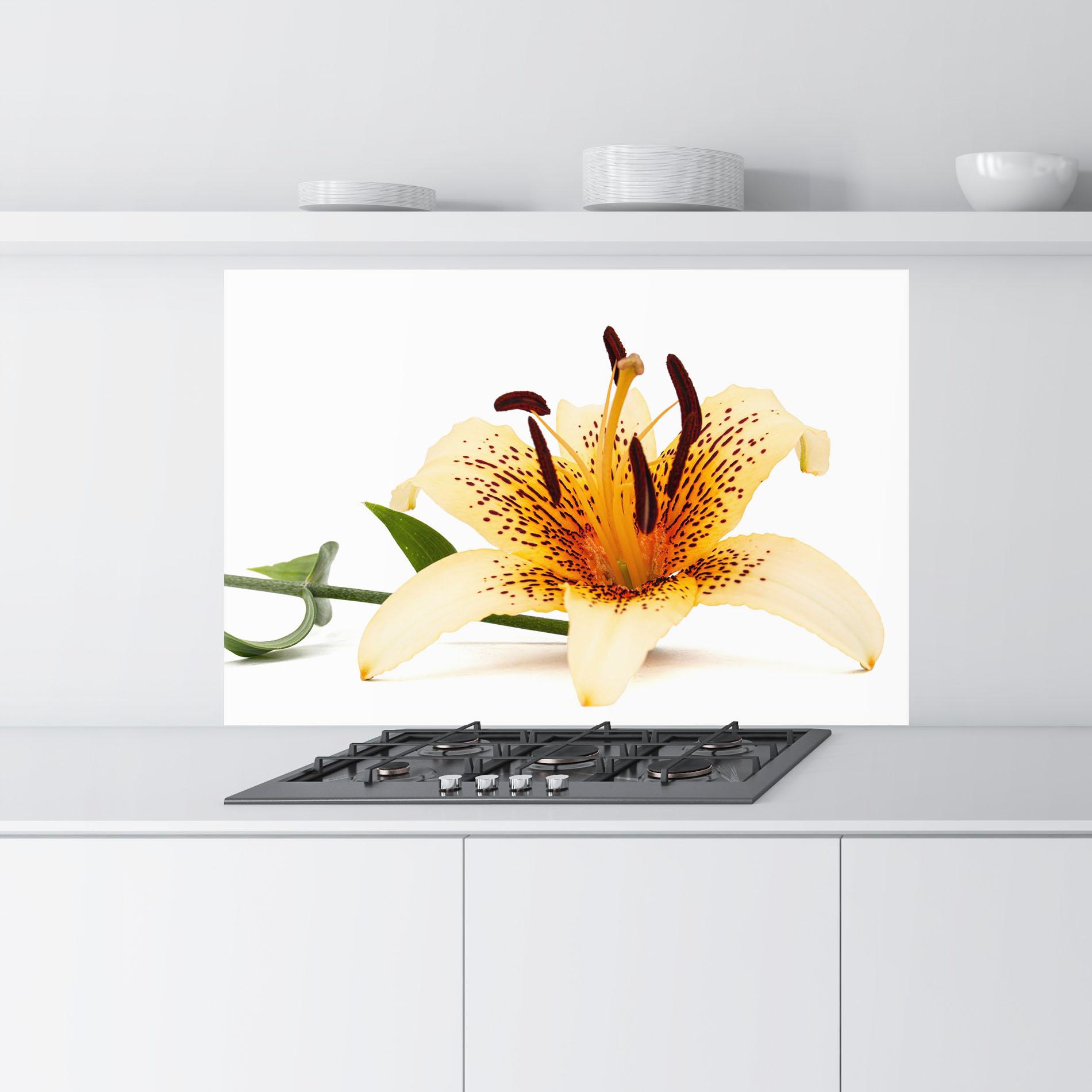 Panou Sticla Bucatarie Big Yellow Lily mockup 9