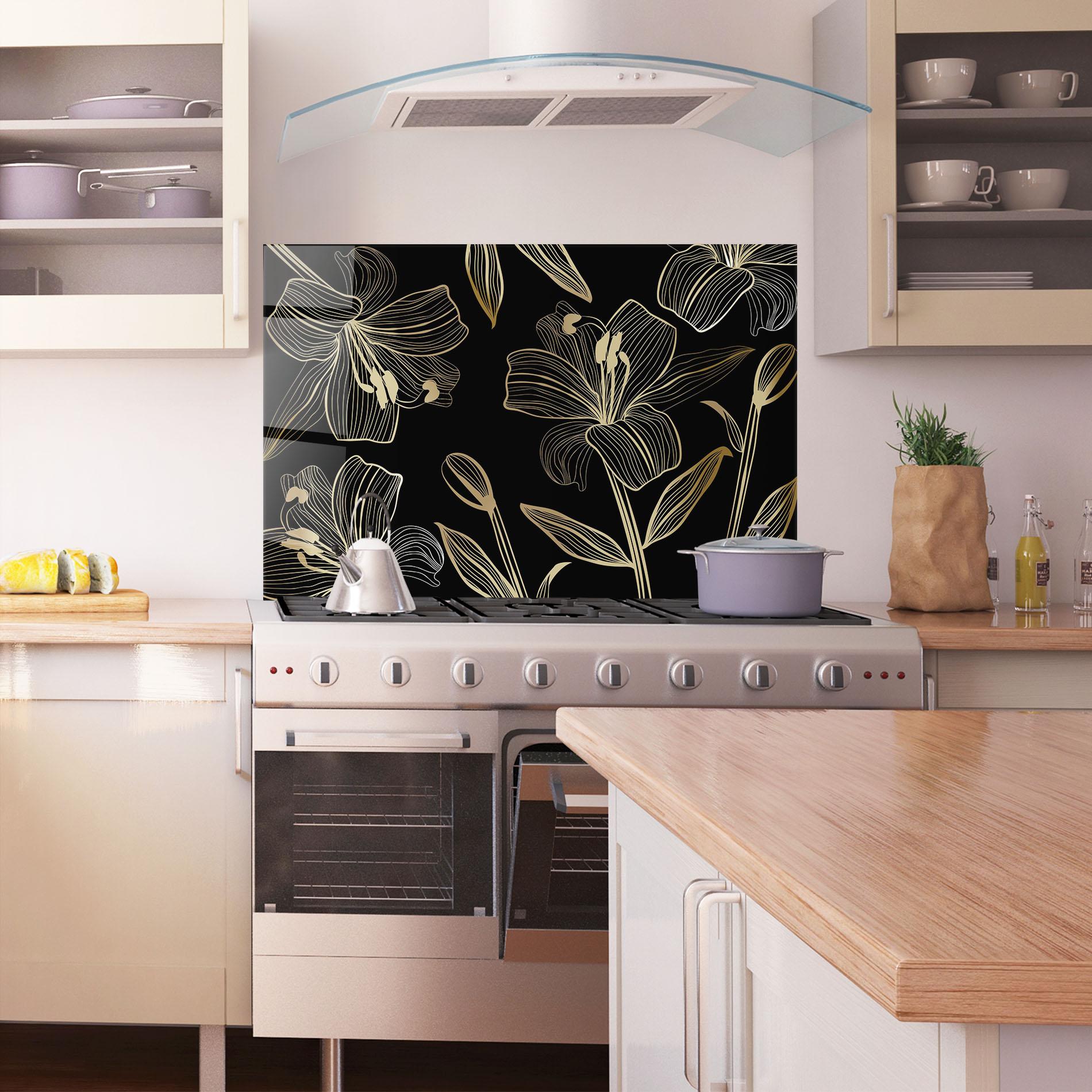Panou Sticla Bucatarie Gold Black Lily mockup 1