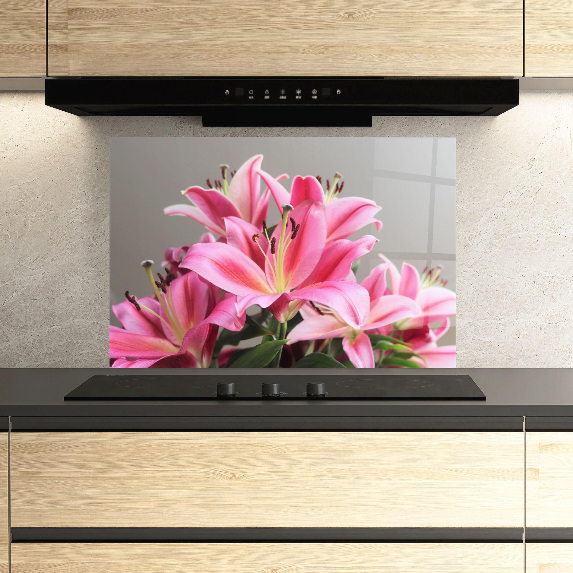 Panou Sticla Bucatarie Light Pink Lily View mockup 3