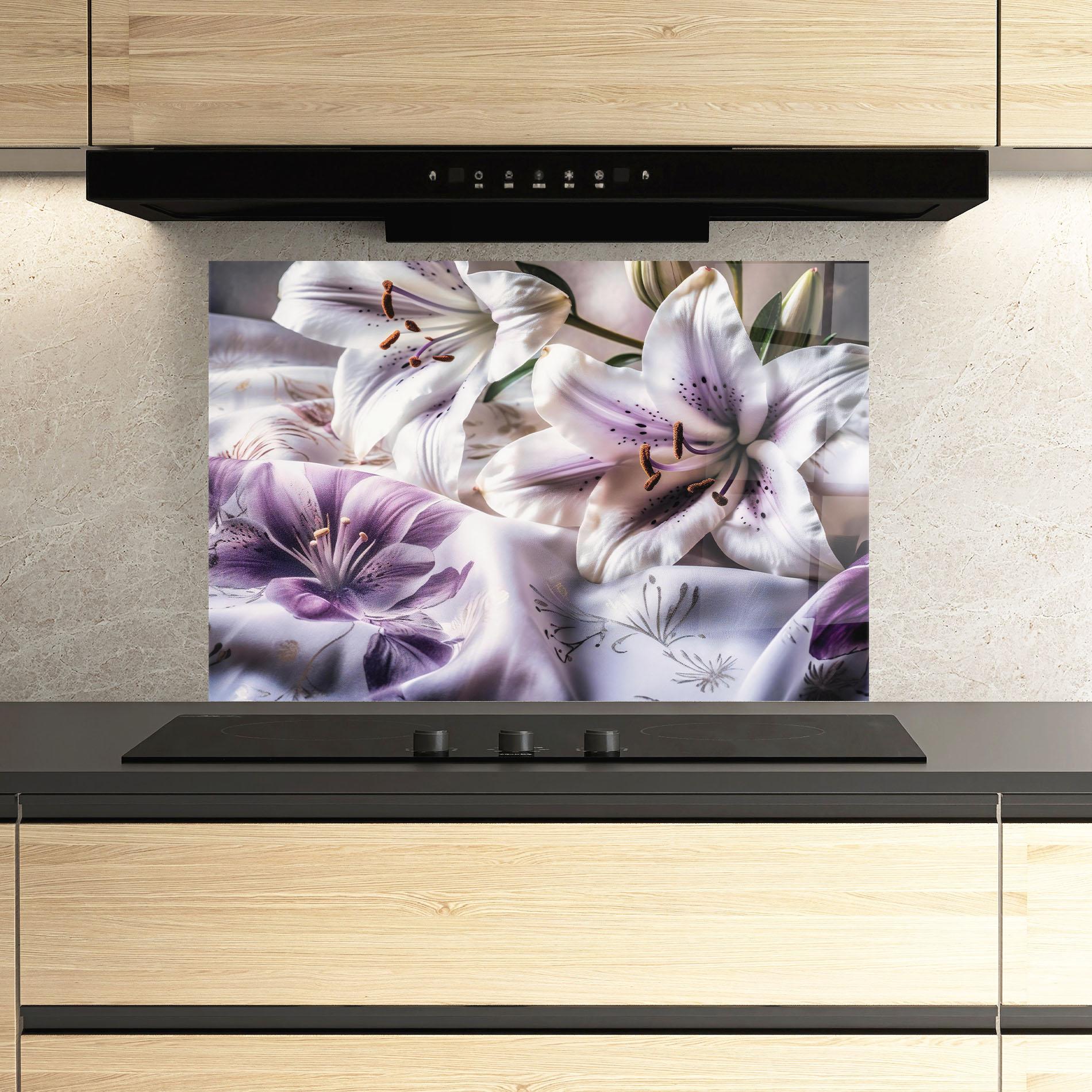 Panou Sticla Bucatarie Light Purple Lily mockup 3
