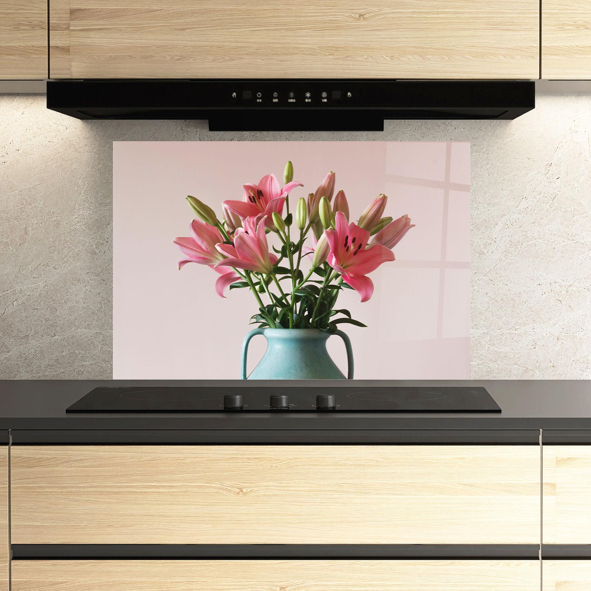 Panou Sticla Bucatarie Pink Lily In Vase mockup 3