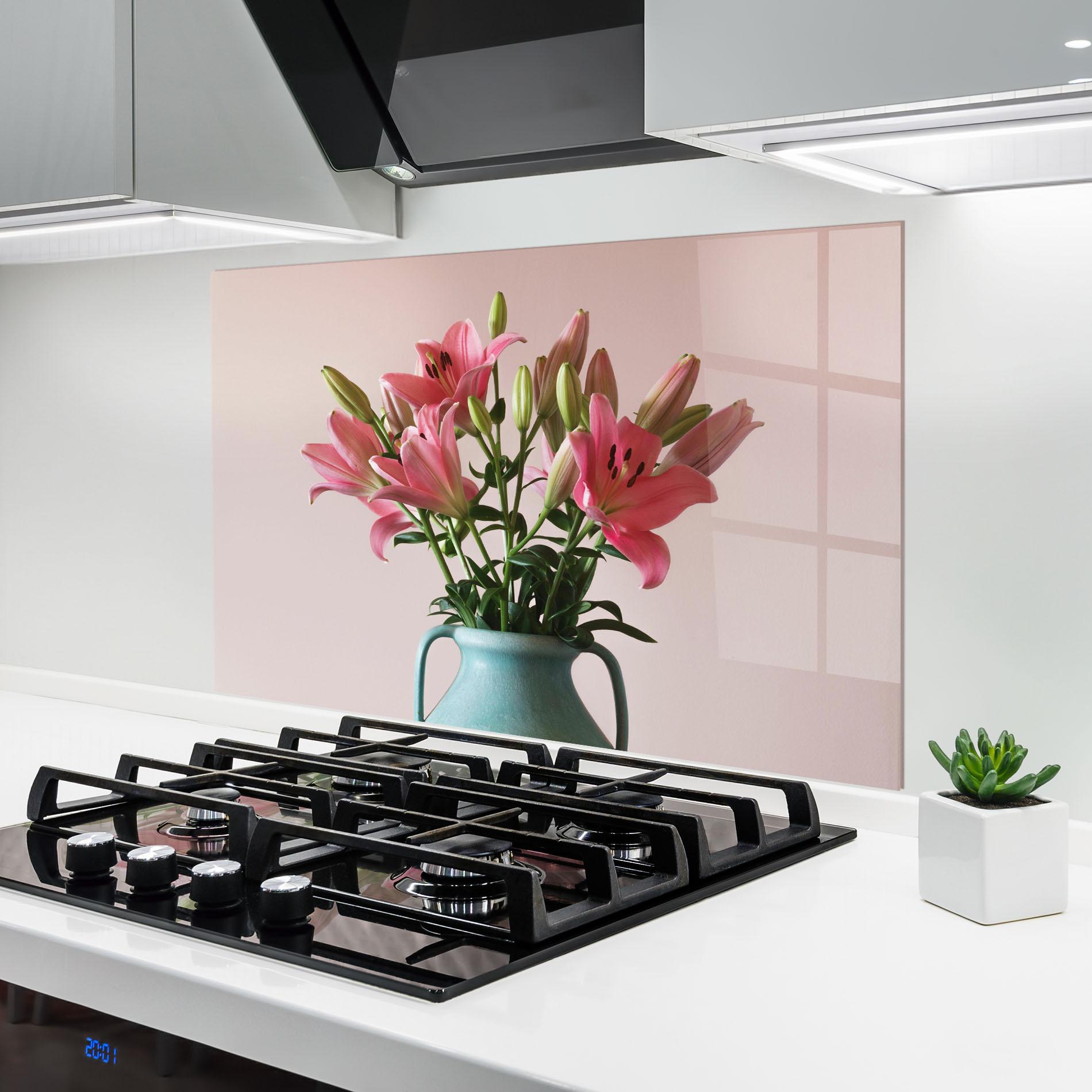 Panou Sticla Bucatarie Pink Lily In Vase mockup 6