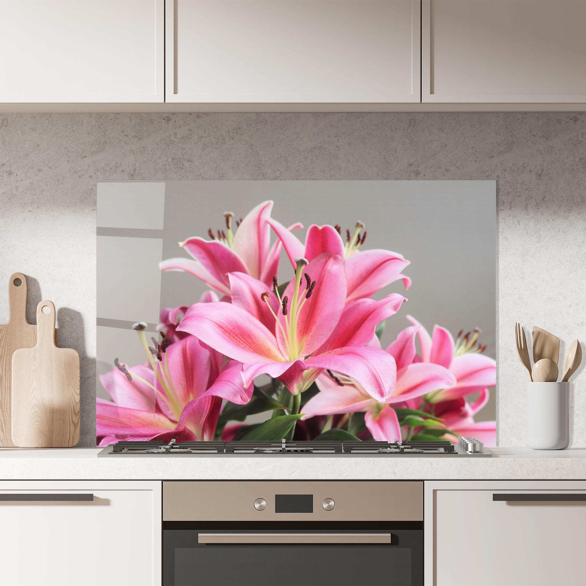 Panou Sticla Bucatarie Light Pink Lily View mockup 7