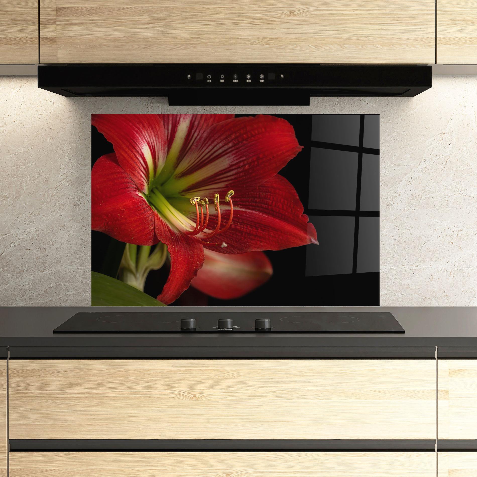 Panou Sticla Bucatarie Exotic Red Lily mockup 3