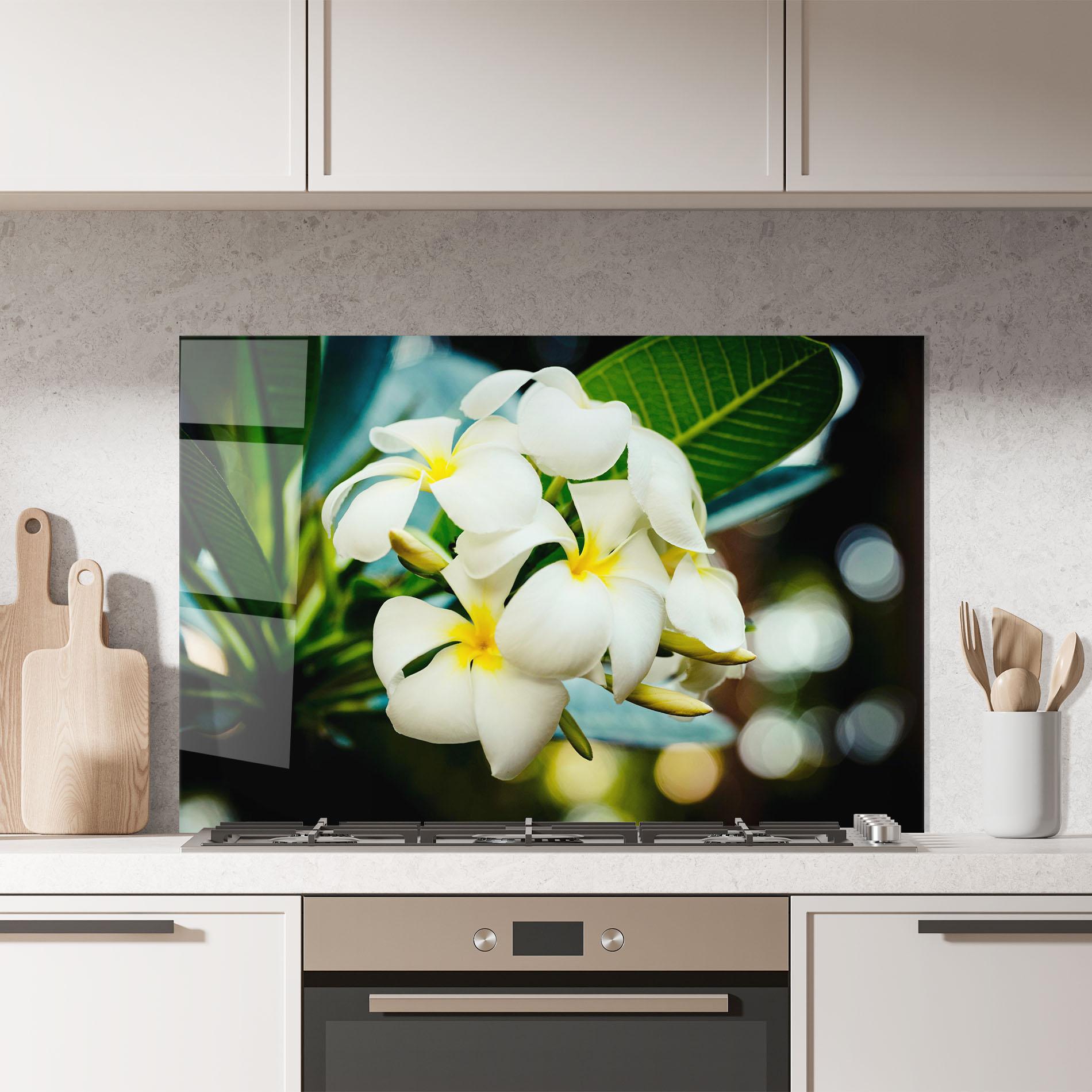 Panou Sticla Bucatarie Beautiful White Exotic mockup 7