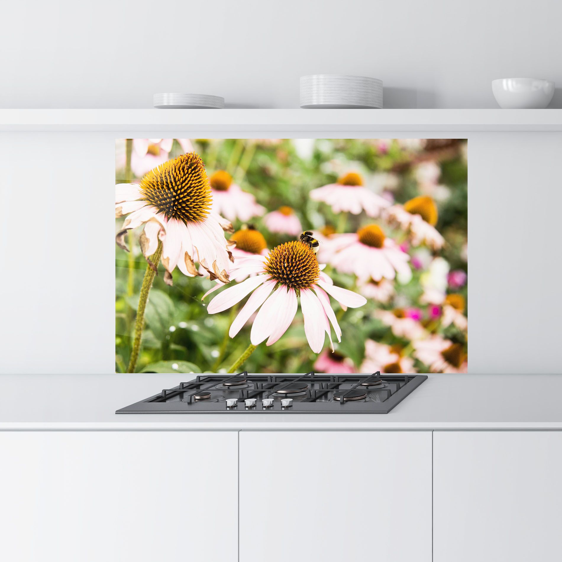 Daylight Bee mockup 9