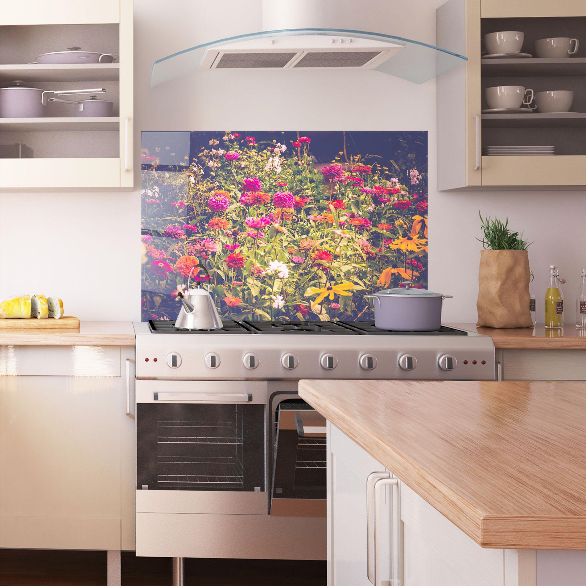 Panou Sticla Bucatarie Colorful Wild Field mockup 1