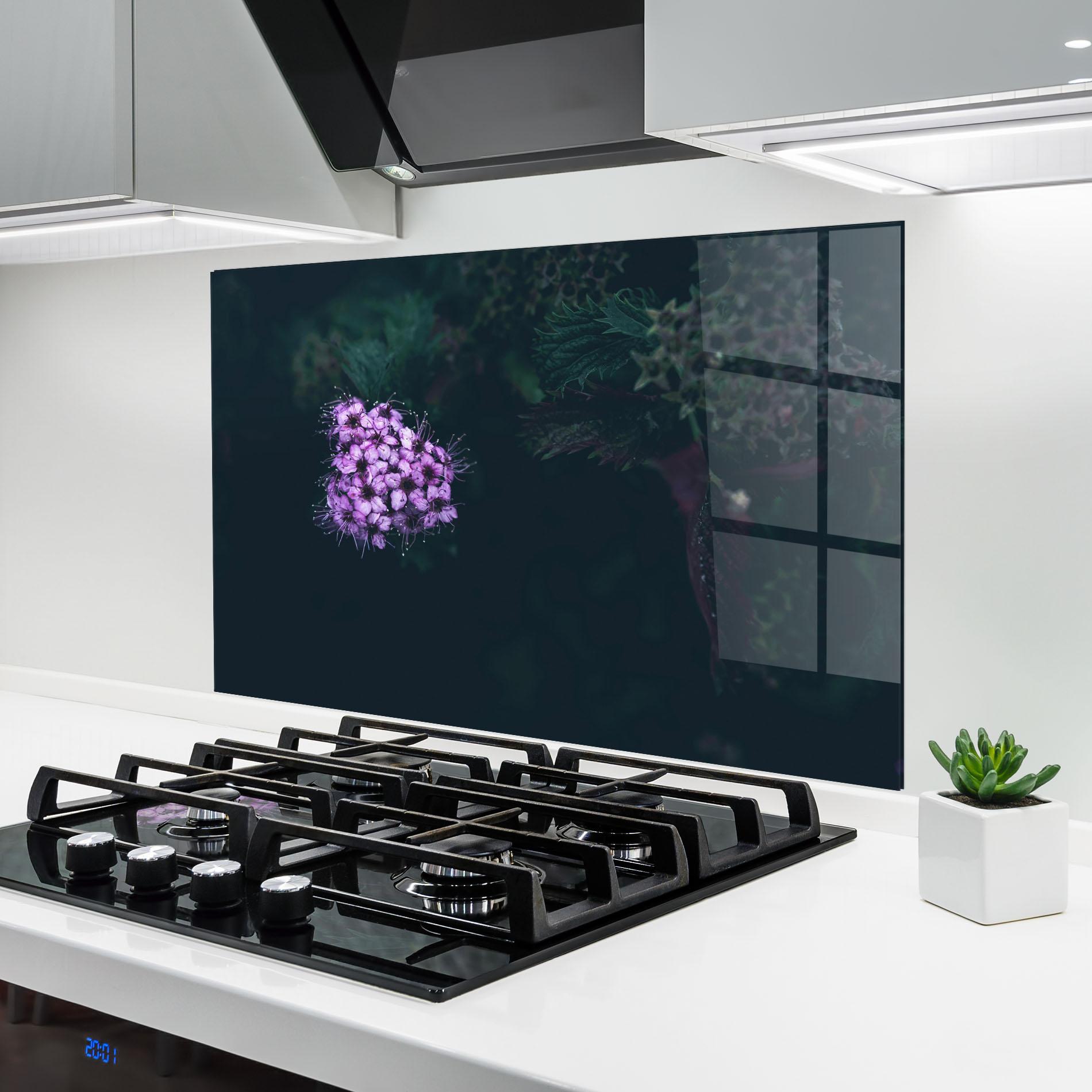 Panou Sticla Bucatarie Dark Purple Flower mockup 6